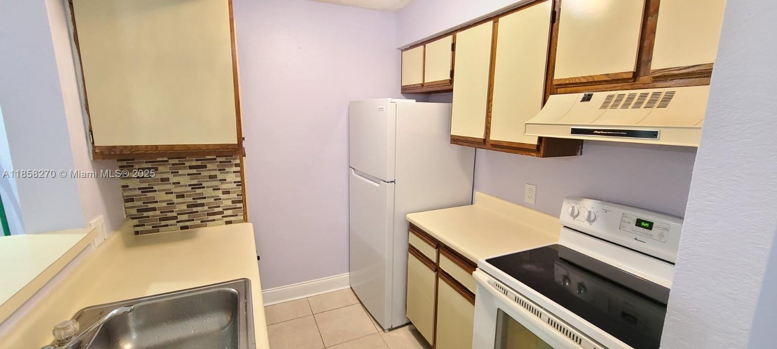 SUNDANCE AT DAVIE CONDO - Residential Lease