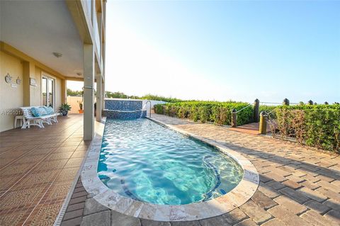 Tiny photo for 112 N Bounty Ln, Key Largo, FL 33037 (MLS # A12010174)