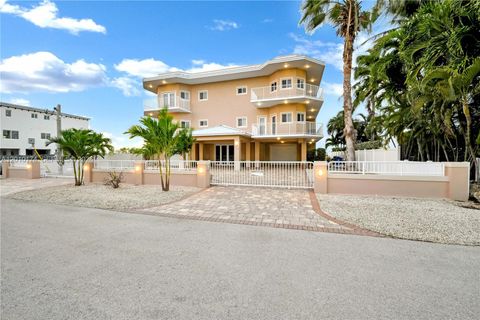 Tiny photo for 112 N Bounty Ln, Key Largo, FL 33037 (MLS # A12010174)