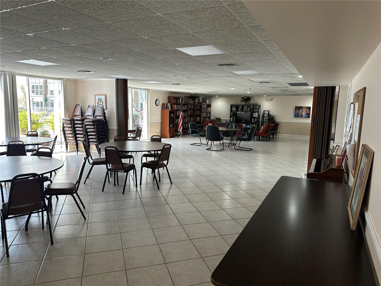 RIVER SHORES CONDO - Residential