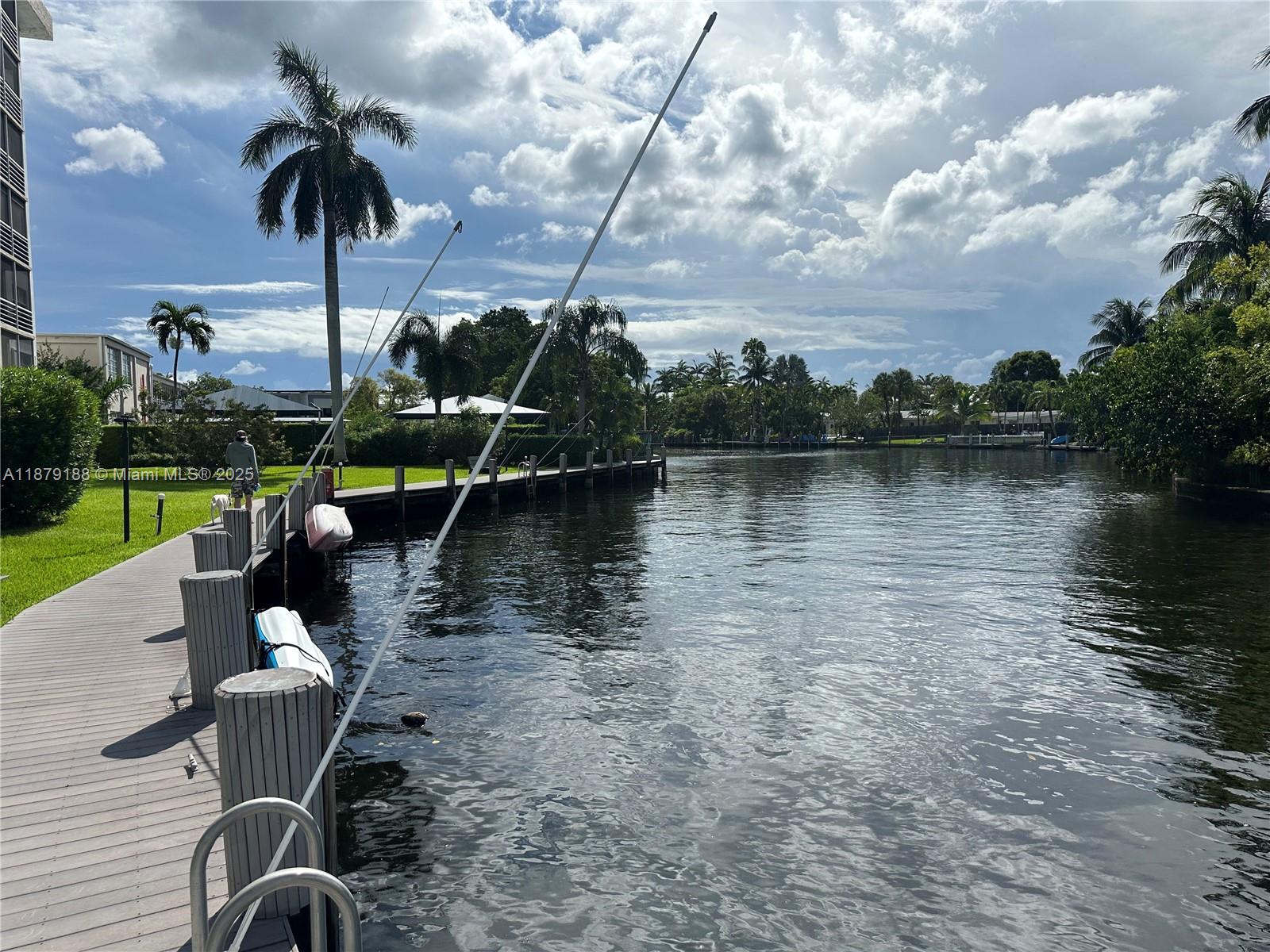 RIVER SHORES CONDO - Residential