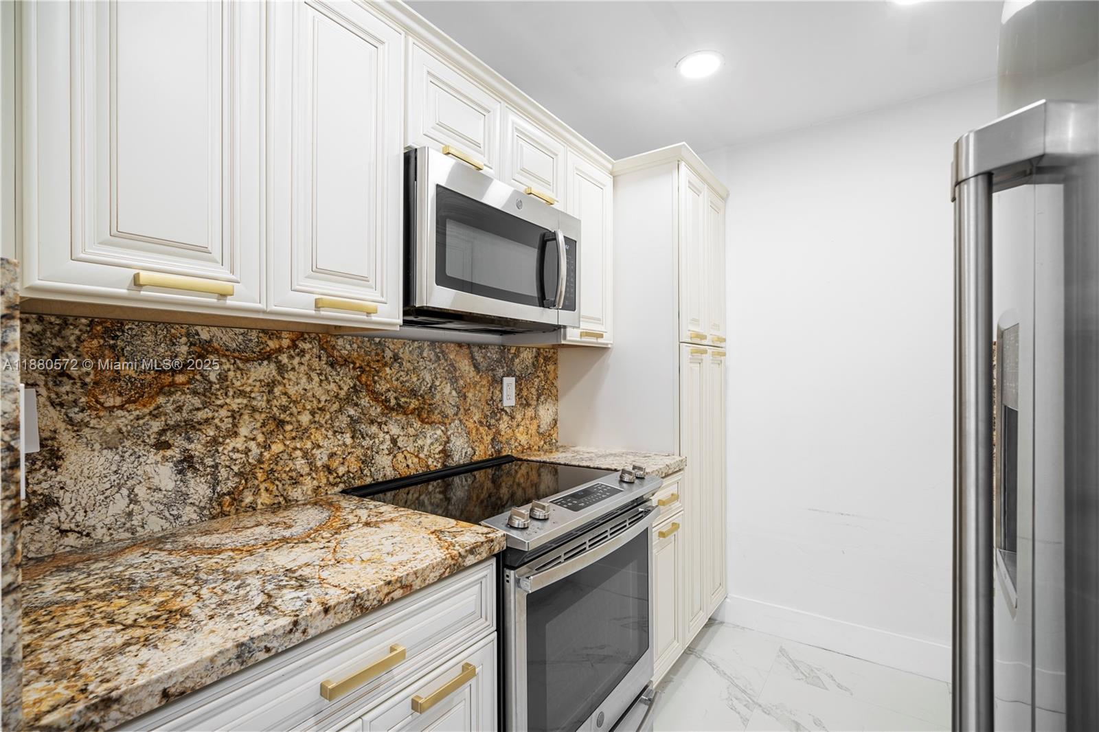 CYPRESS VILLAGE CONDO - Residential Lease