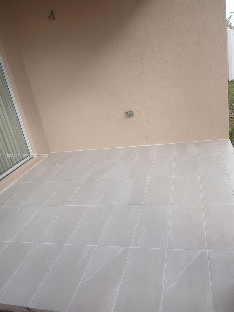 PORTOFINO PALMS - Residential Lease