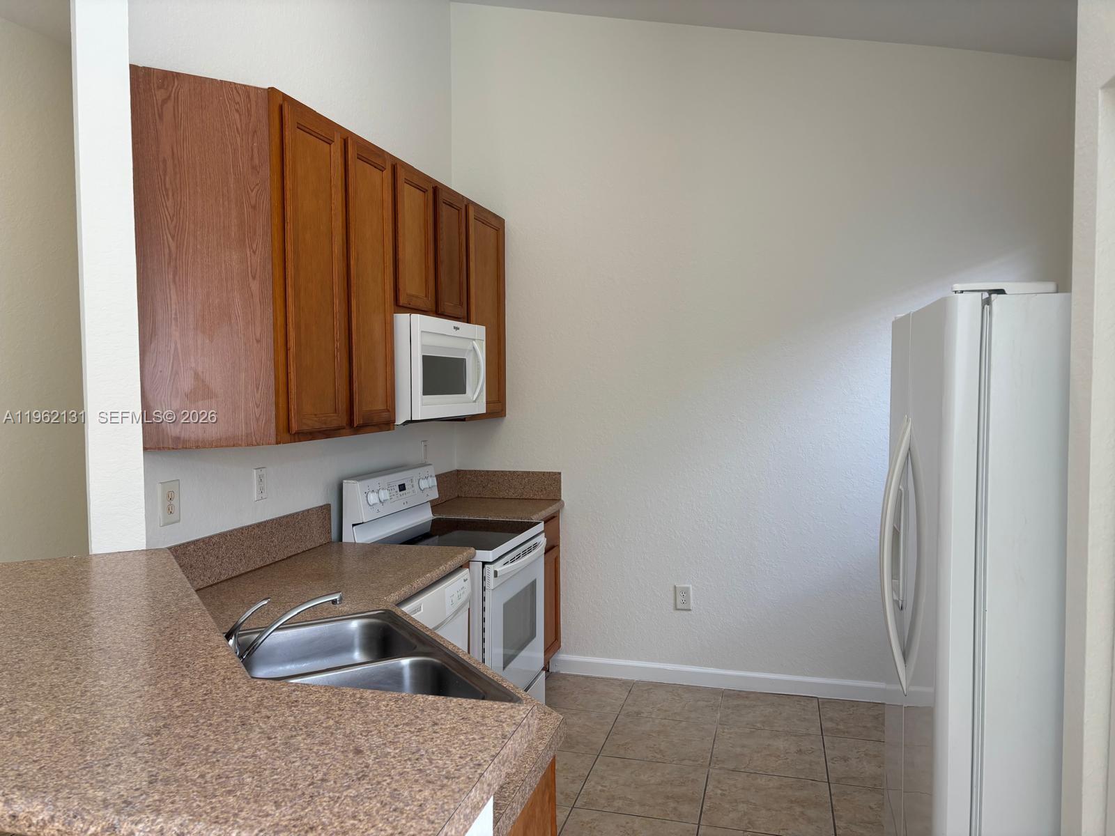 PORTOFINO PALMS - Residential Lease