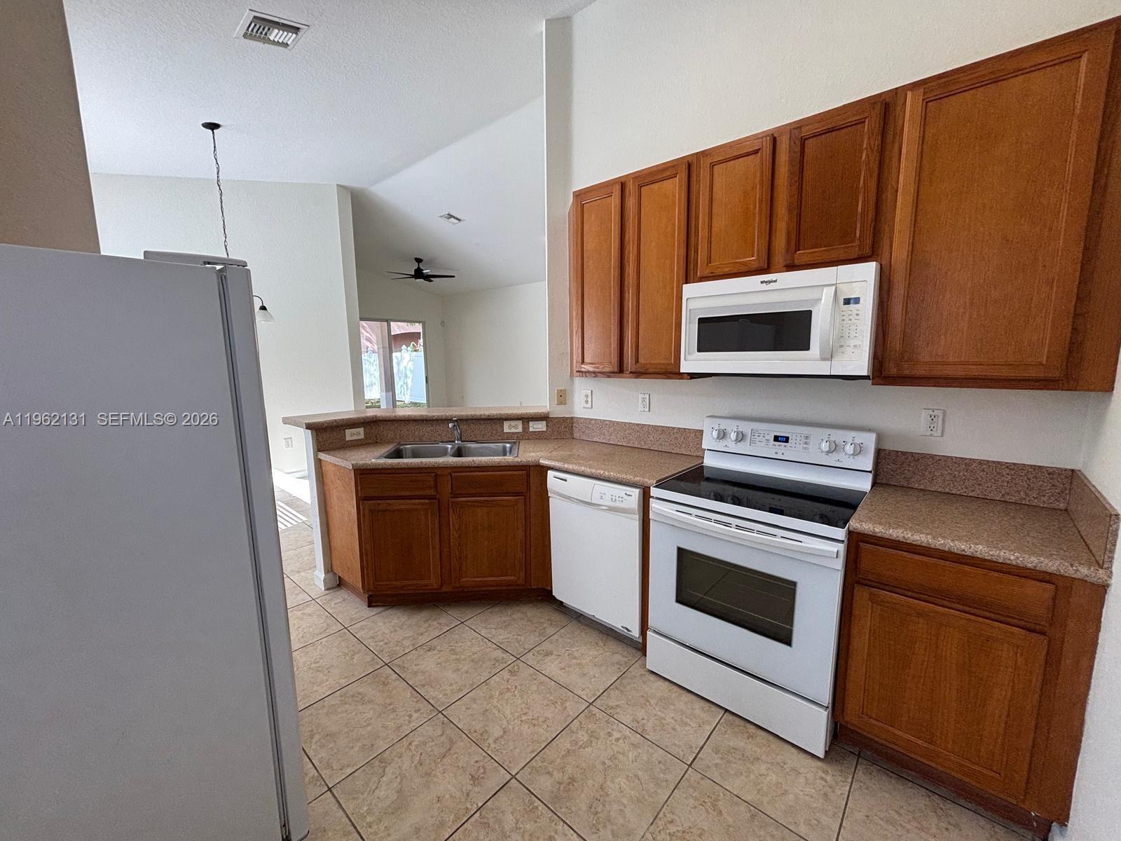 PORTOFINO PALMS - Residential Lease