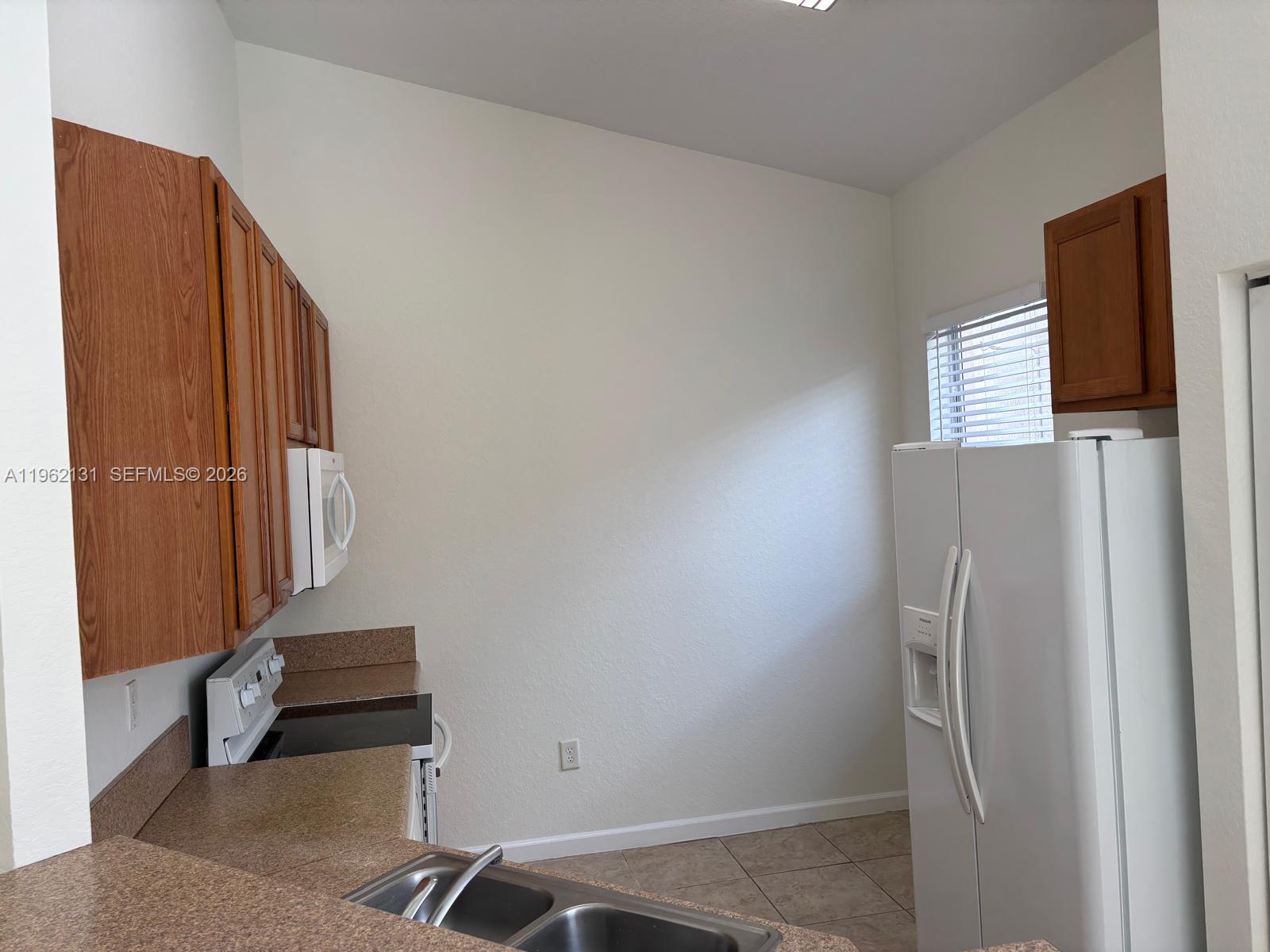 PORTOFINO PALMS - Residential Lease