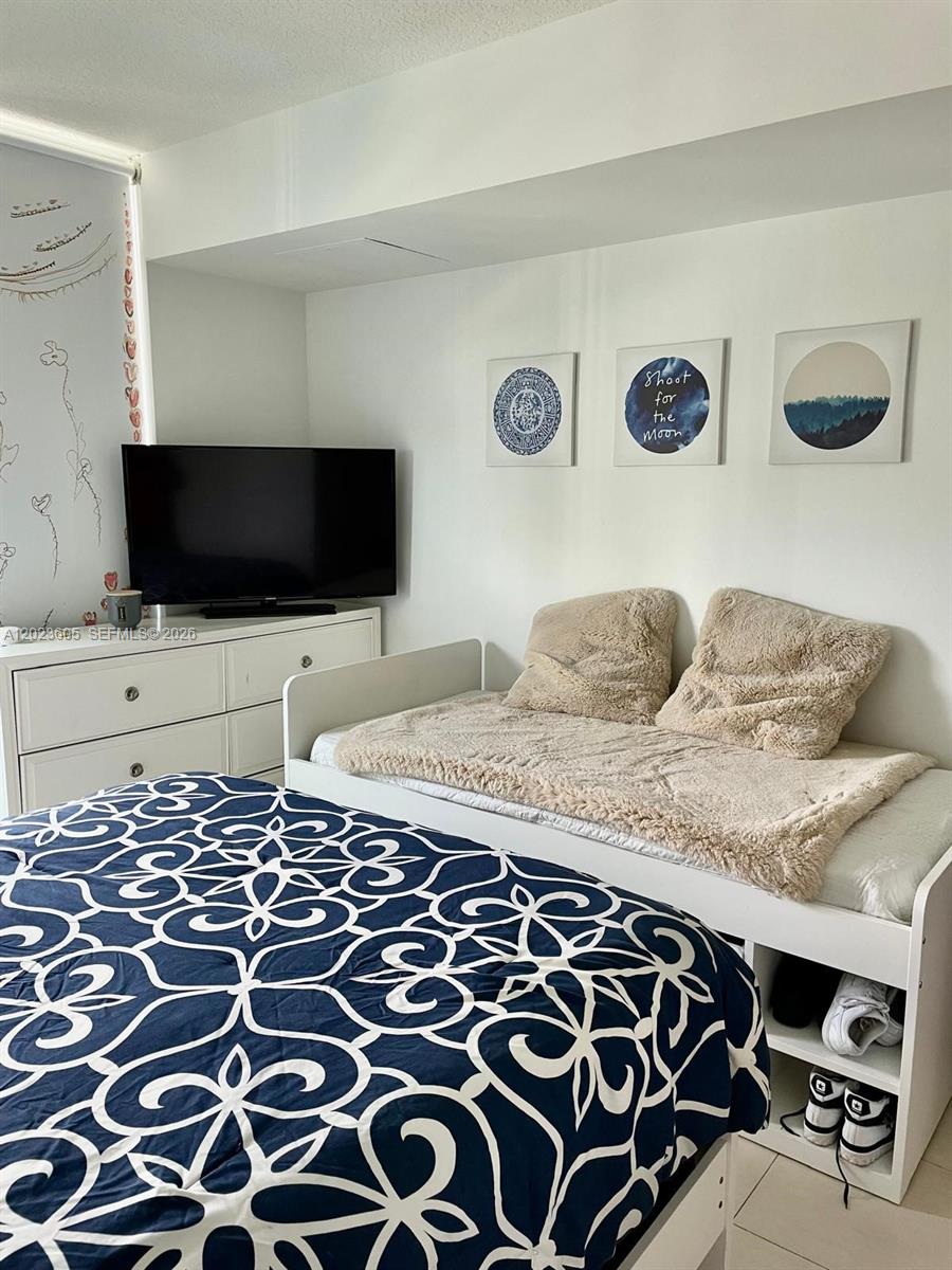 GALLERY ART CONDO - Residential