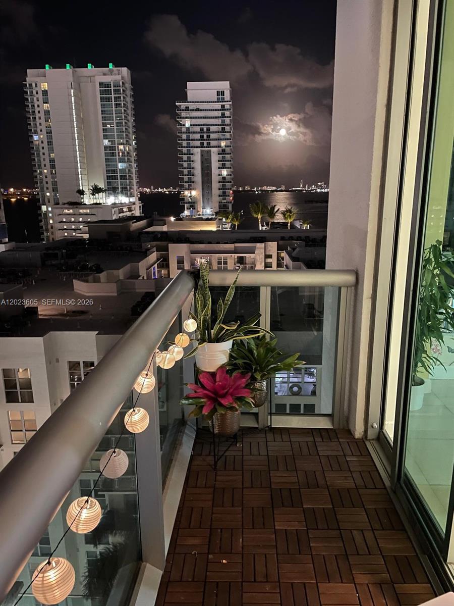 GALLERY ART CONDO - Residential