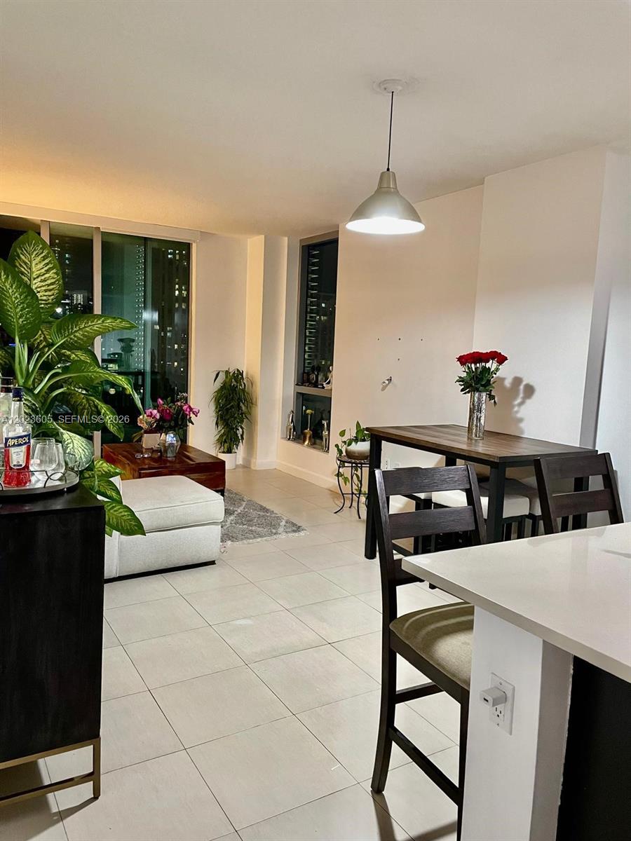 GALLERY ART CONDO - Residential