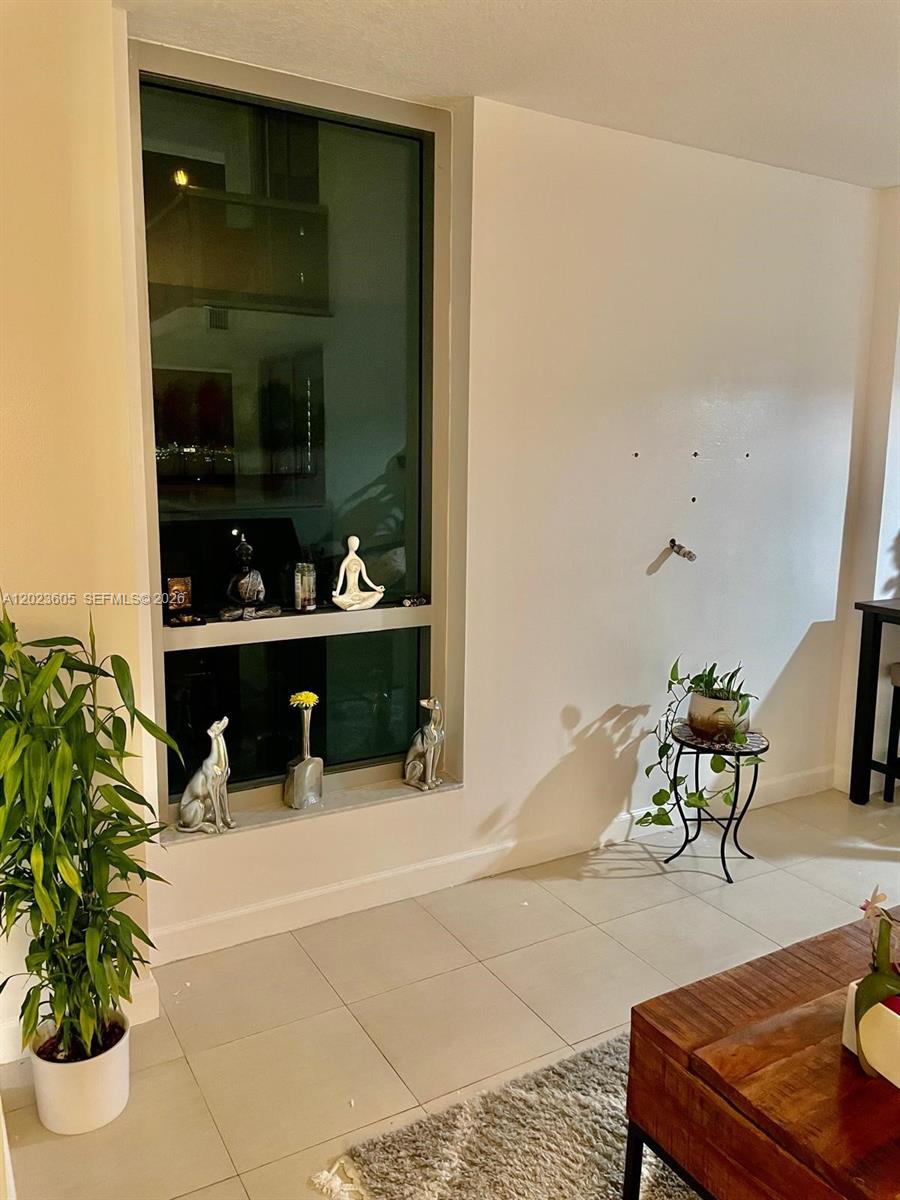 GALLERY ART CONDO - Residential
