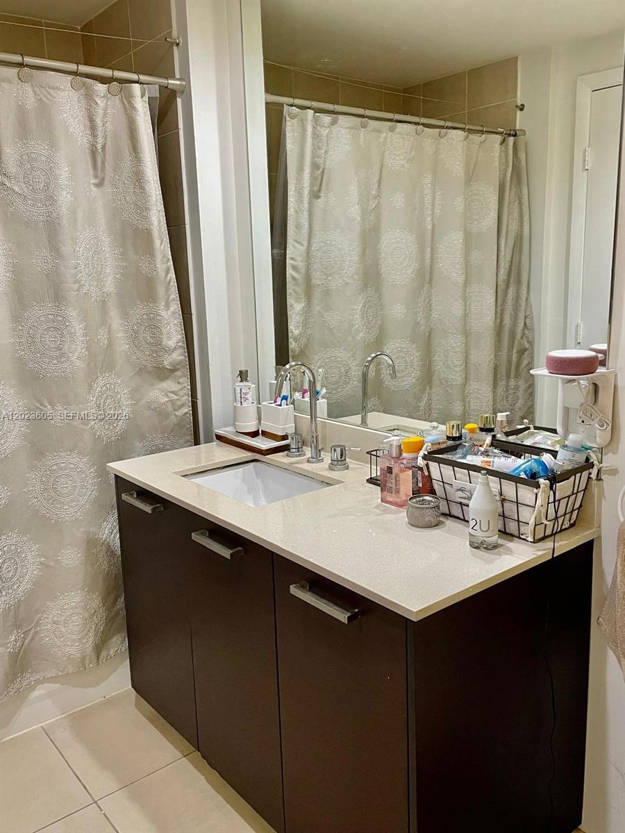 GALLERY ART CONDO - Residential