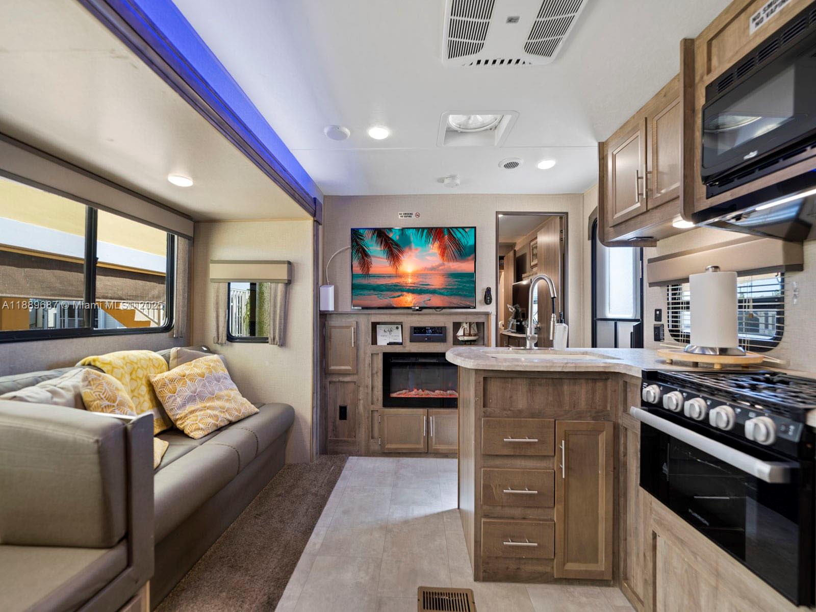 CALUSA CAMPGROUND - Residential