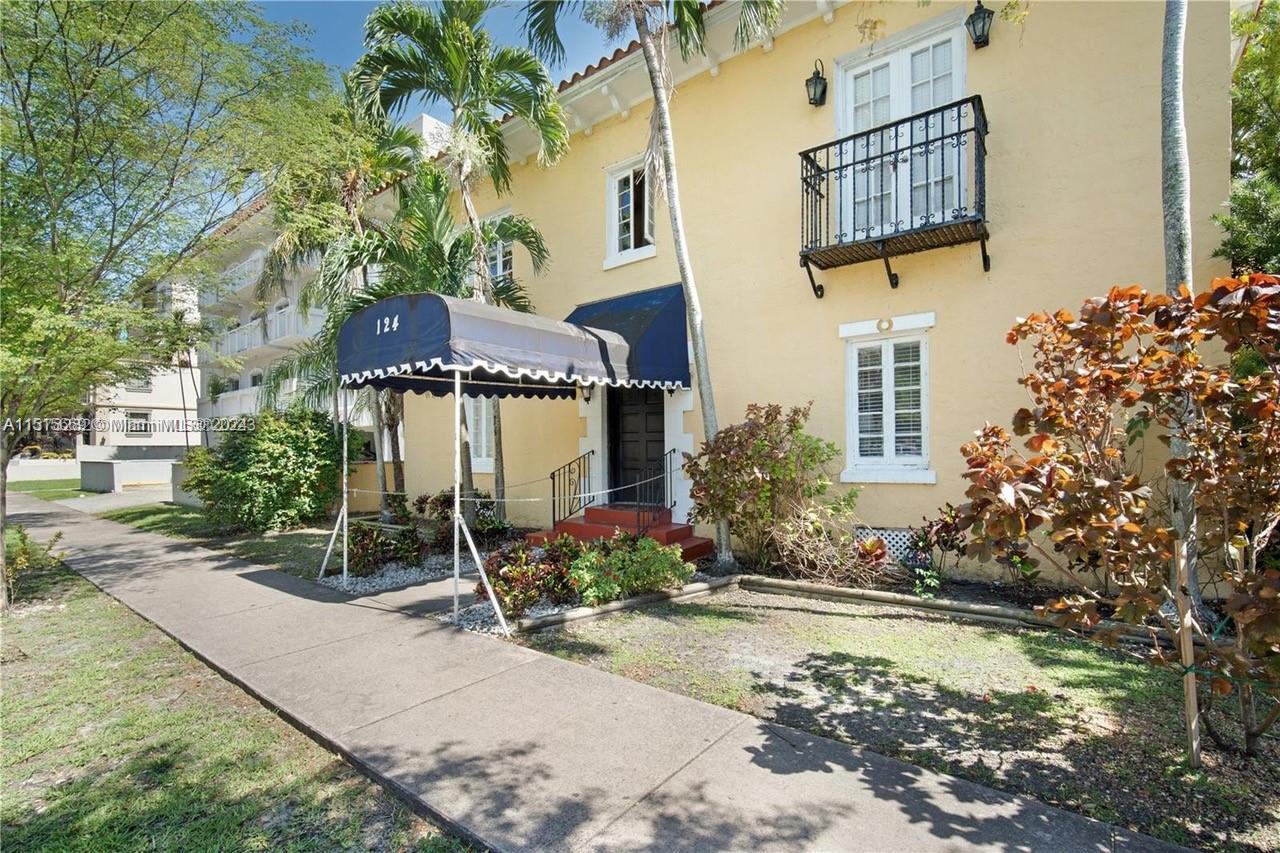 GORGEOUS CORAL GABLES STUDIO. WALKING DISTANCE TO THE BEST SHOPPING, DINING AND NIGHTLIFE THE GABLES HAS TO OFFER. ALL WOOD AND TILE FLOORS, REMODELED BATHROOM, LARGE CLOSET SPACE AND WASHER/DRYER INSIDE THE UNIT. 2 BLOCKS FROM THE CORAL GABLES TROLLEY STATION. UNIT RENTED BELOW MARKET PRICE UNTIL JAN 31, 2025 AT $1,400 IN ORDER TO GET AN EARLY LEASE CANCELLATION CLAUSE FROM TENANT. LEASE CONTRACT CAN BE CANCELLED AT ANY TIME WITH 3 MONTH NOTICE.