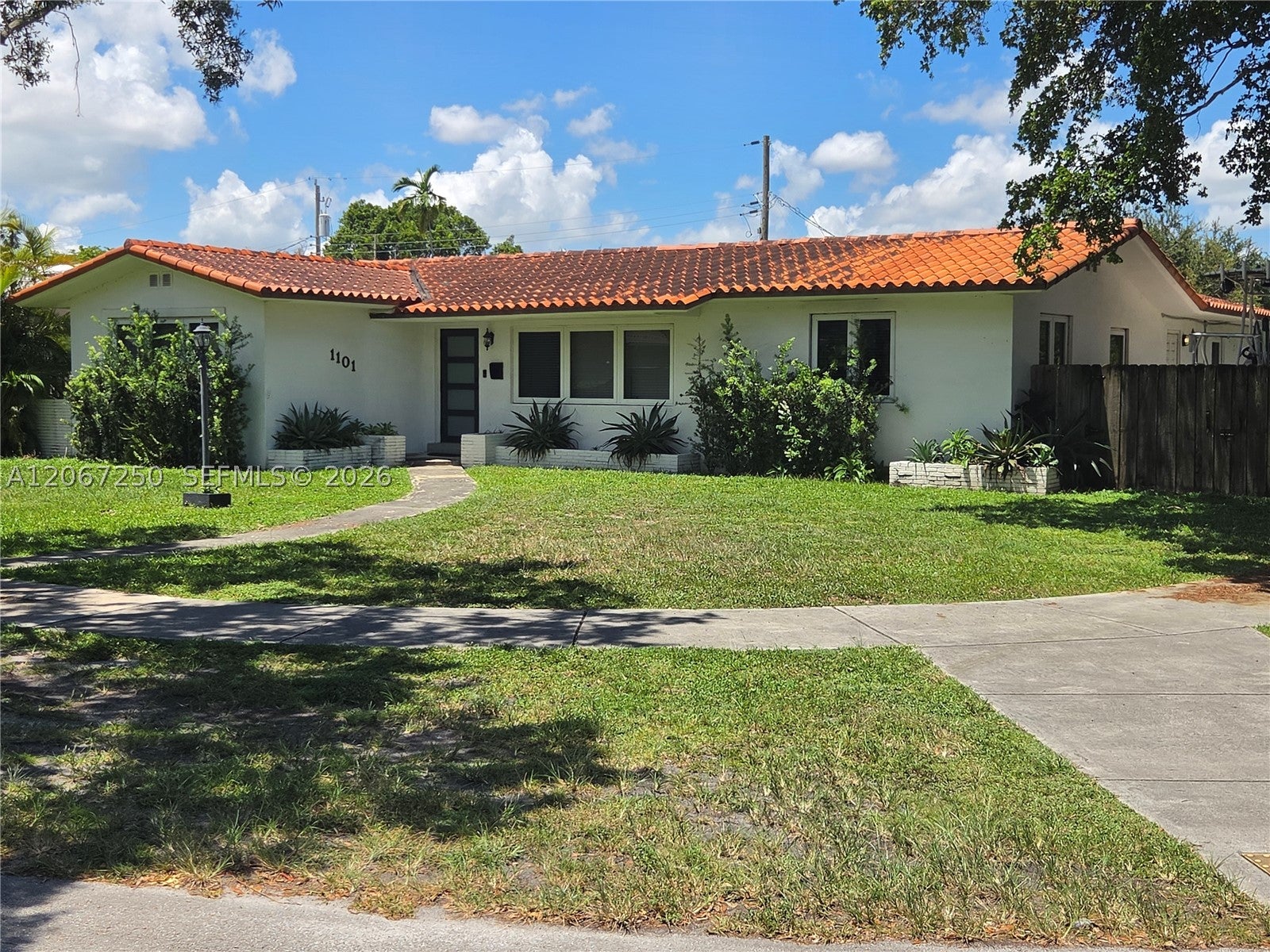 1101 Starling Ave