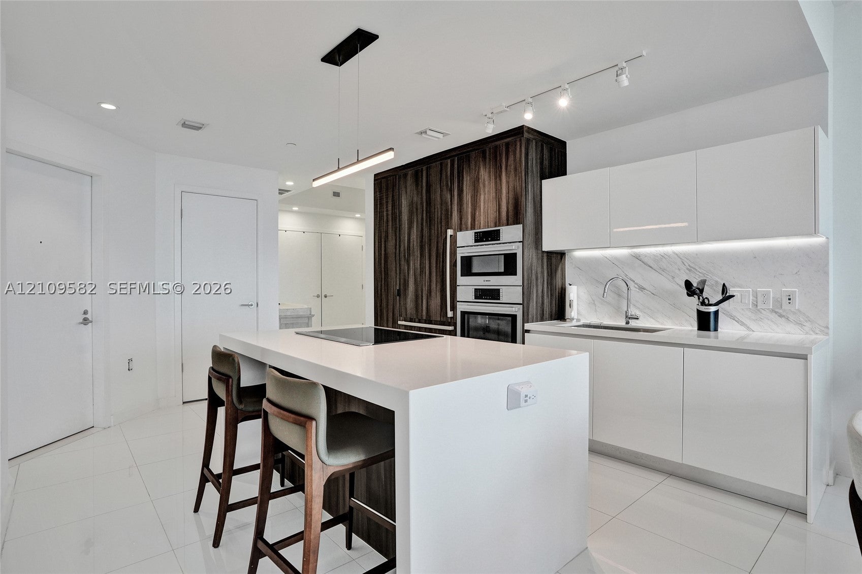 851 NE 1st Ave 3506