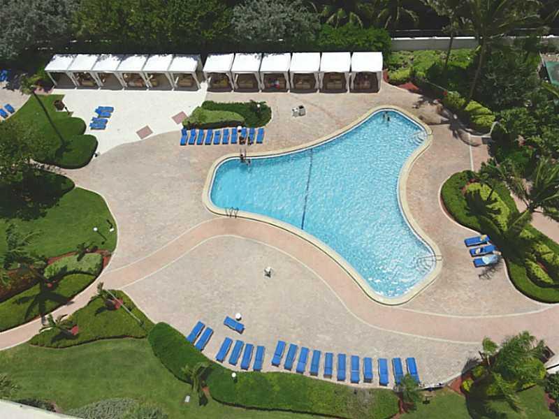 RESIDENCES ON HOLLYWOOD B - Residential Lease