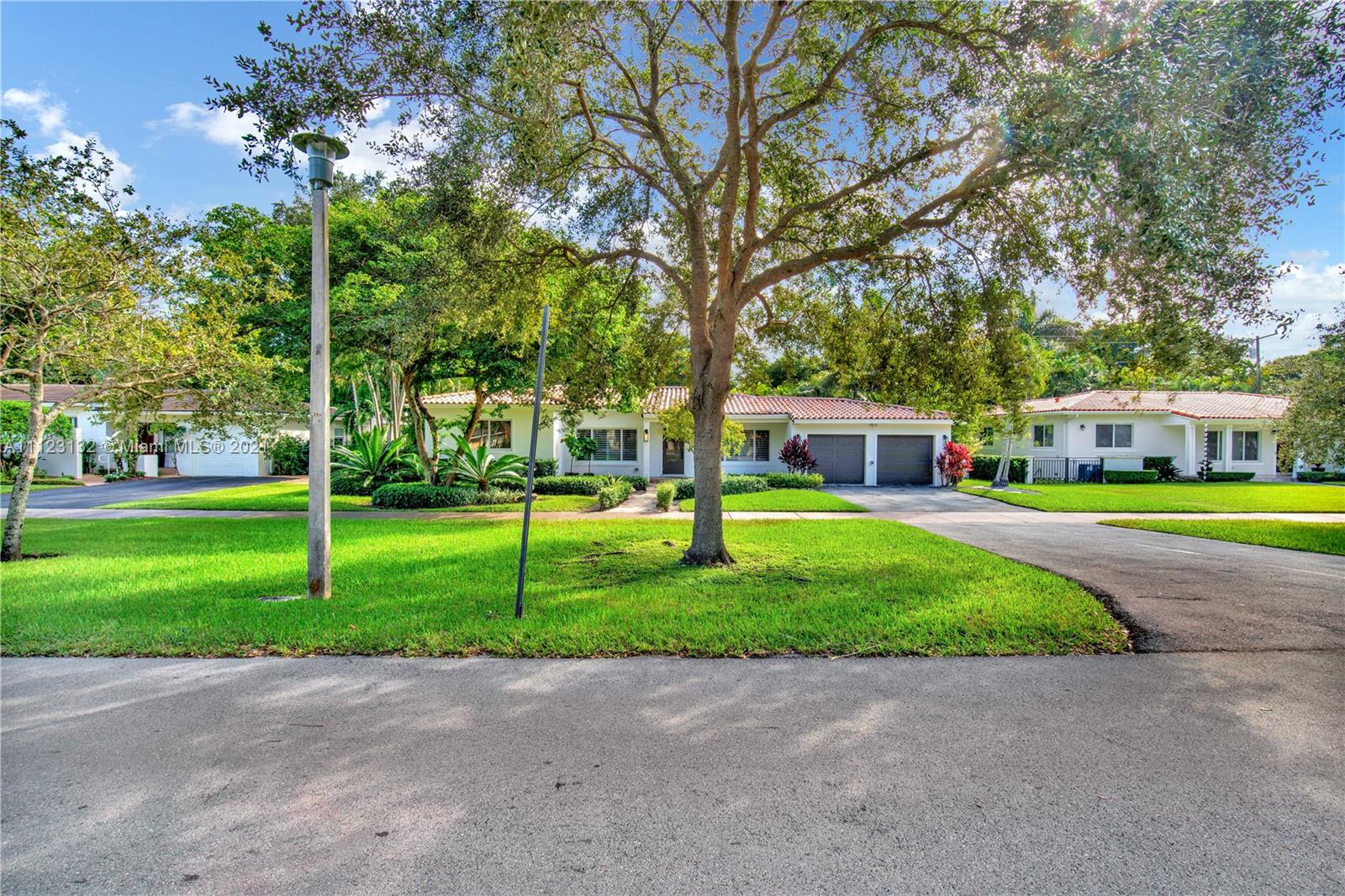 CORAL GABLES RIVIERA SEC - Residential