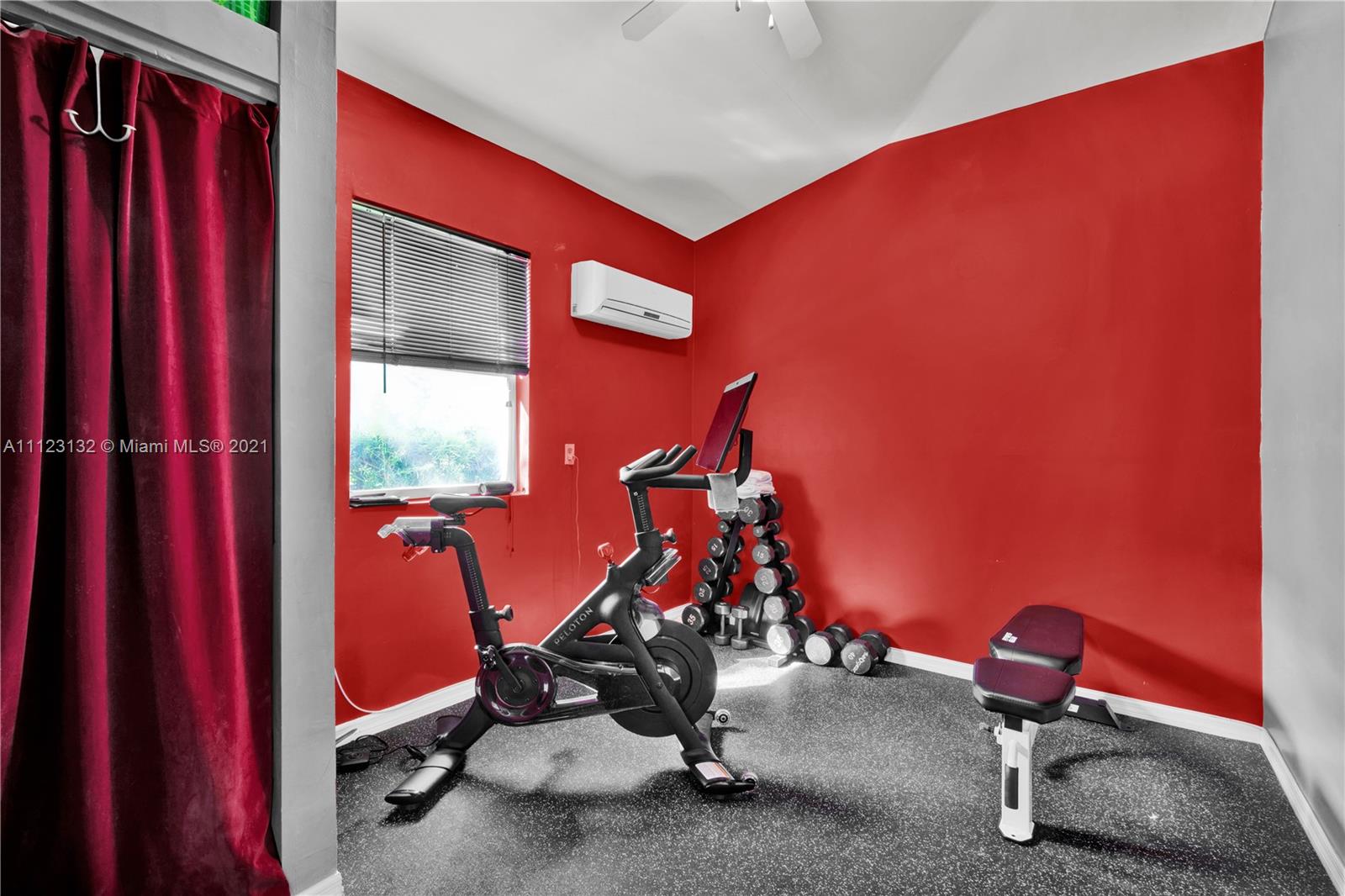 CORAL GABLES RIVIERA SEC - Residential