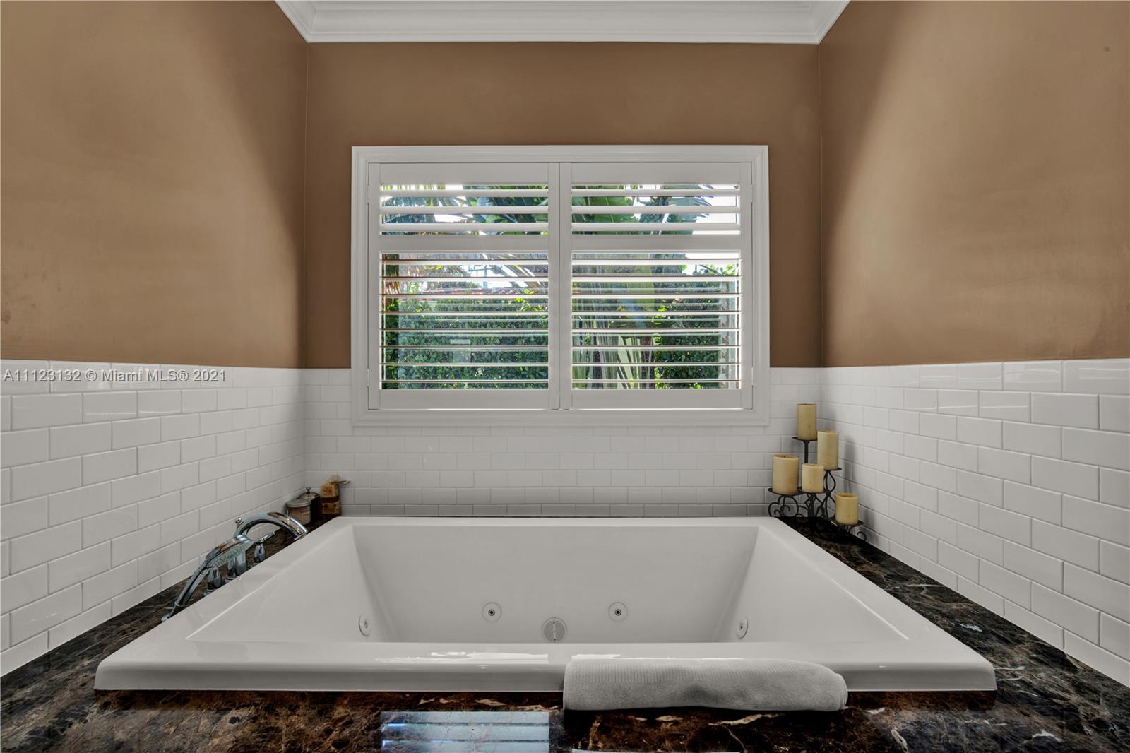 CORAL GABLES RIVIERA SEC - Residential