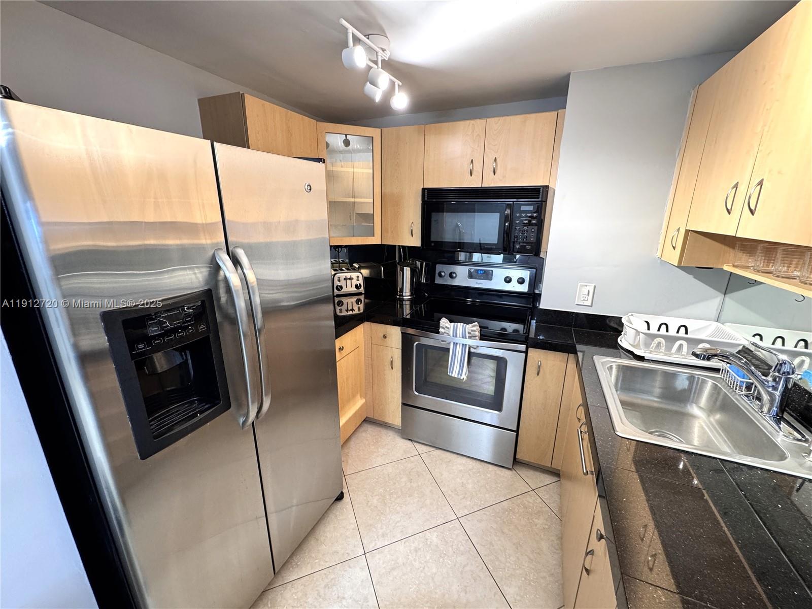 9195 Collins Ave PH4