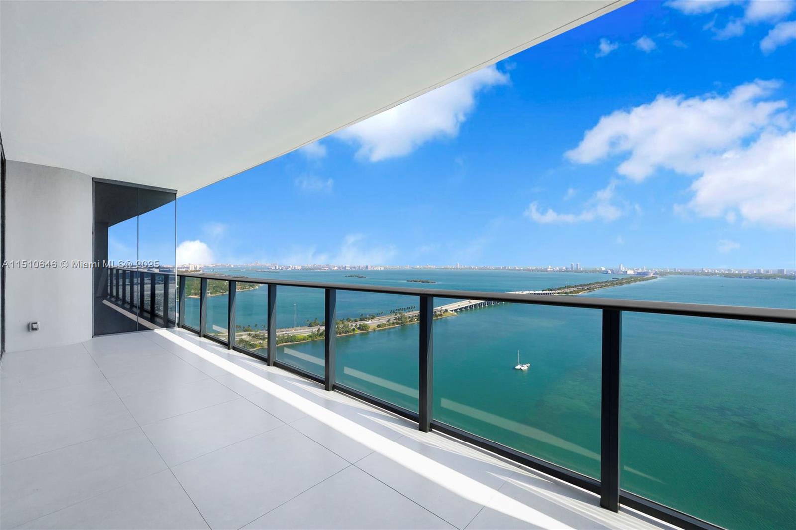 ONE PARAISO - Residential