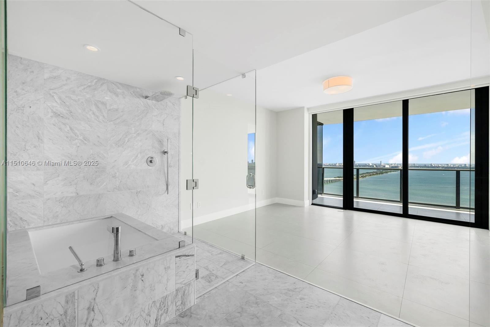ONE PARAISO - Residential