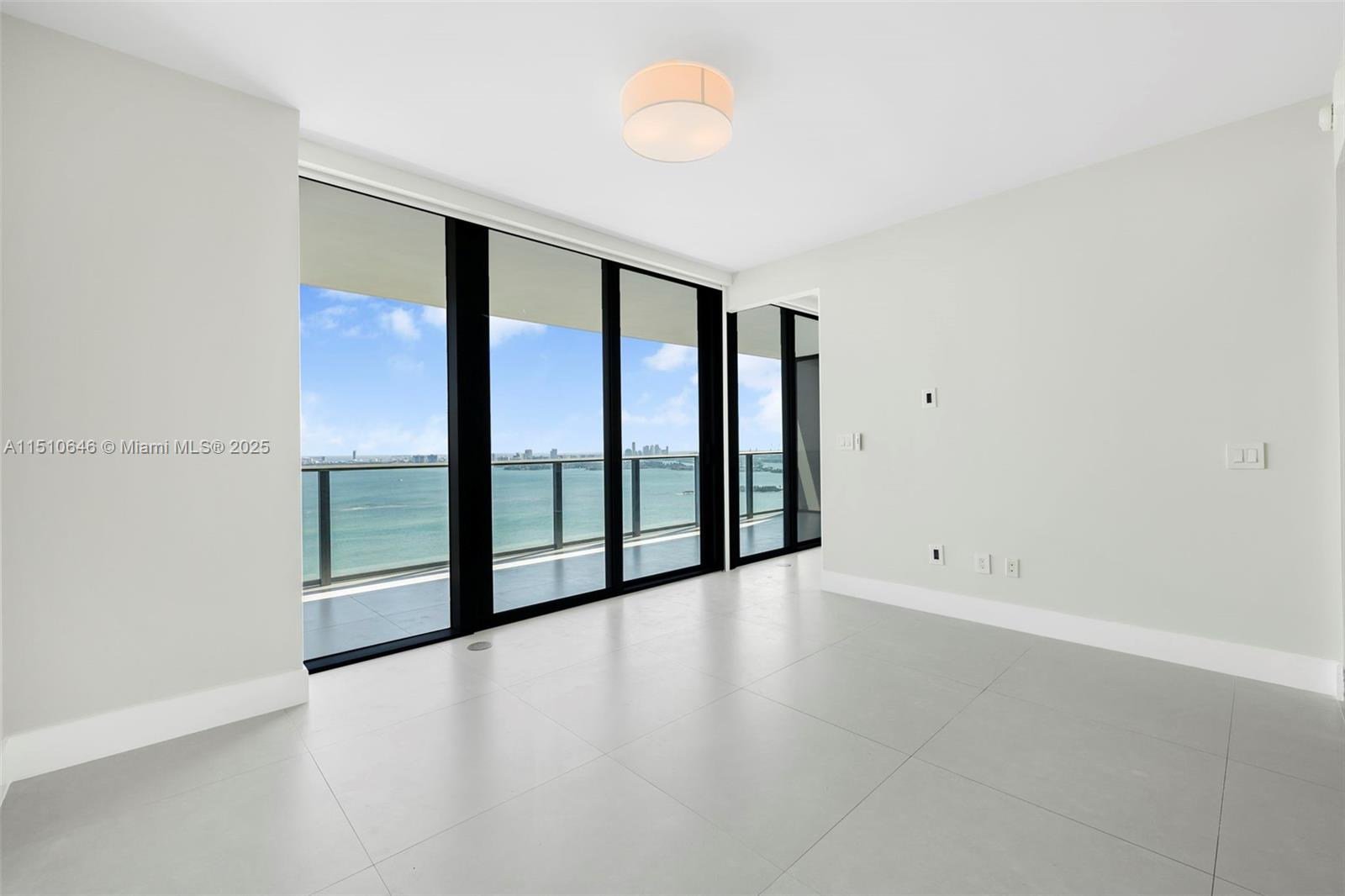 ONE PARAISO - Residential