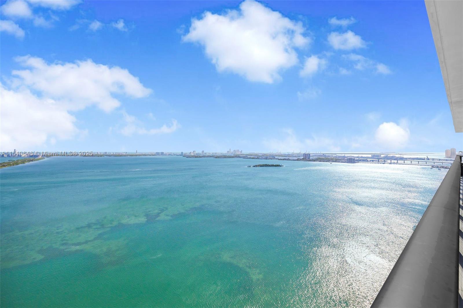 ONE PARAISO - Residential