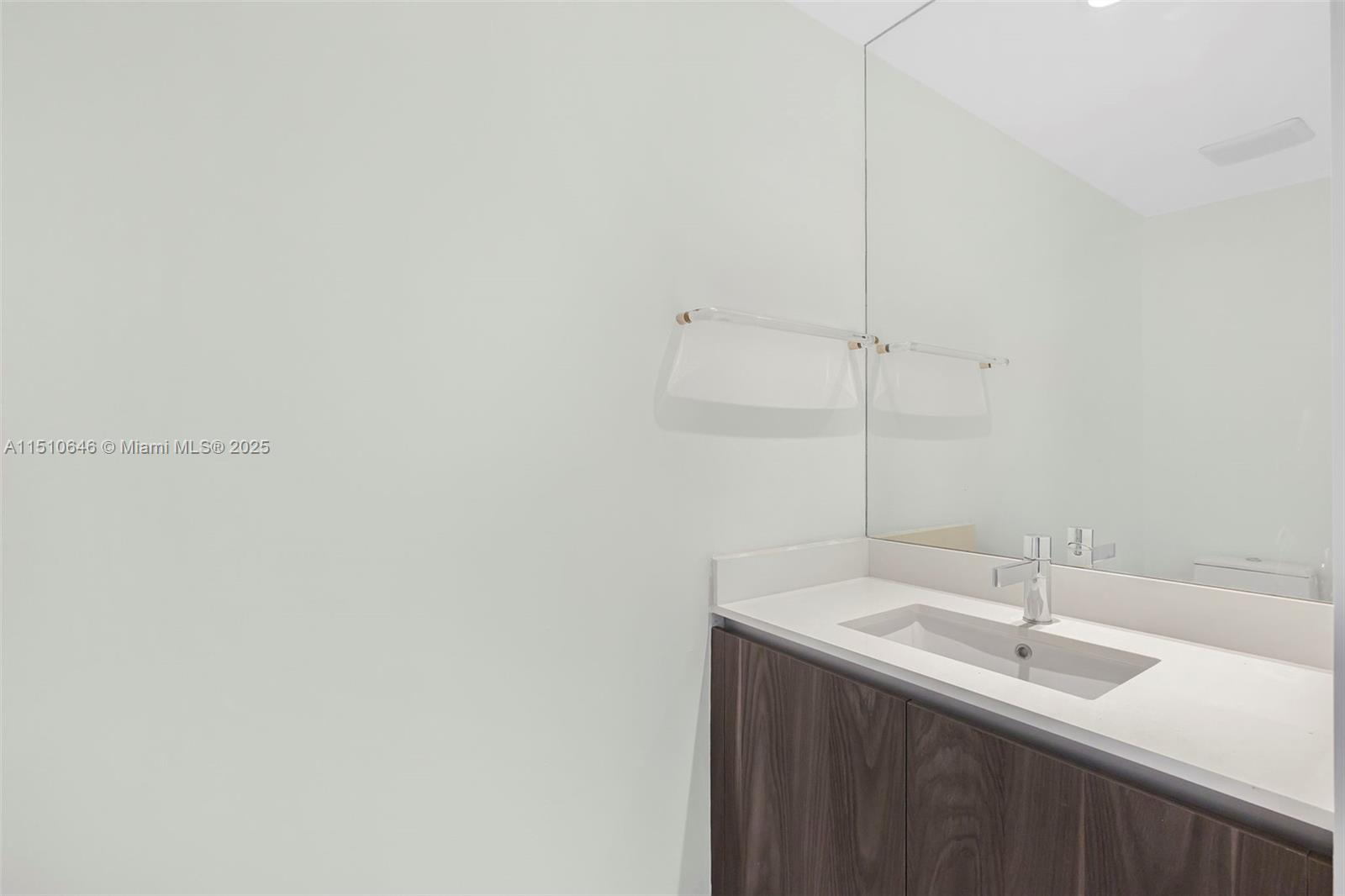 ONE PARAISO - Residential