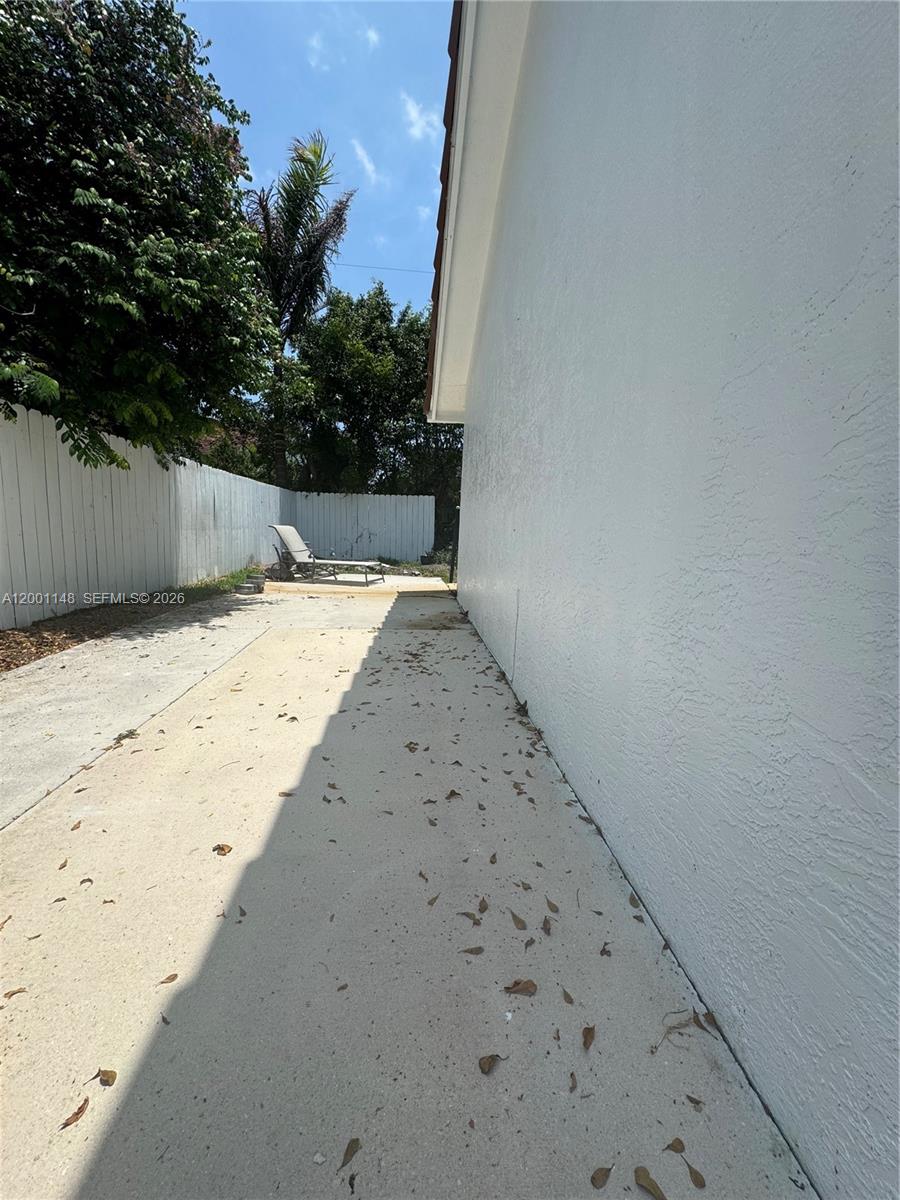 HIDDEN VALLEY SEC 4 - Residential Lease