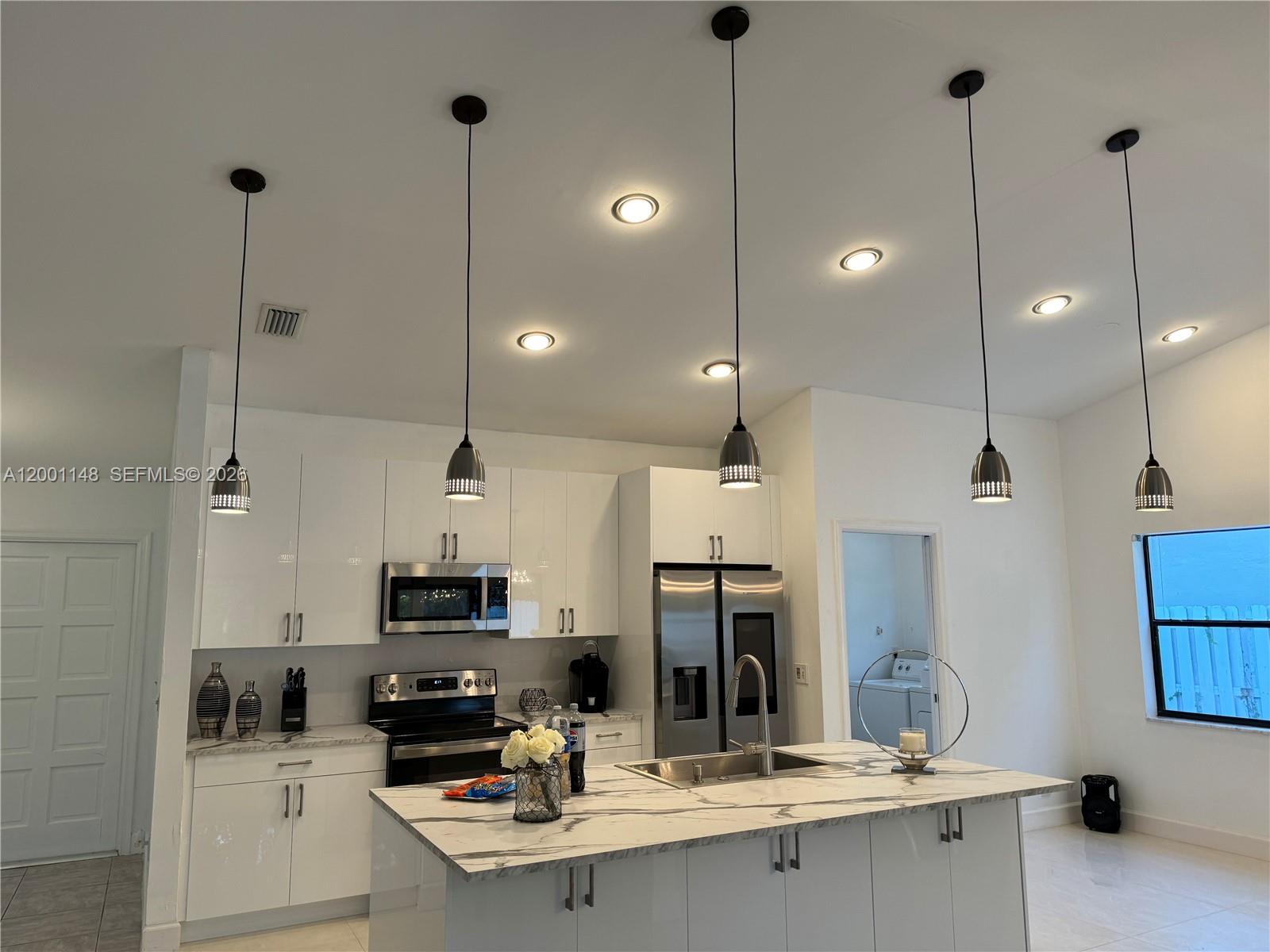 HIDDEN VALLEY SEC 4 - Residential Lease