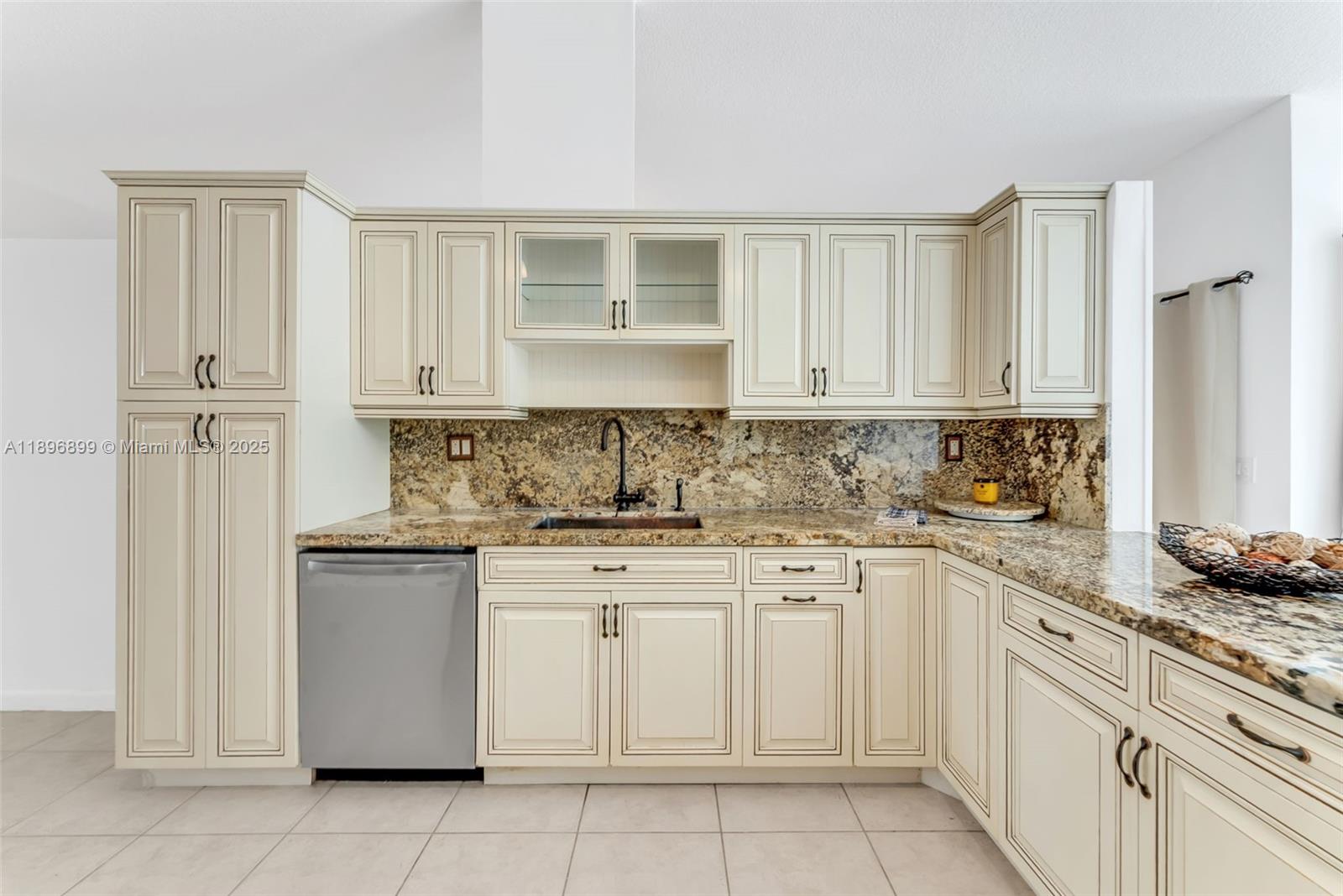 SUNSET KENDALL VILLAS - Residential Lease