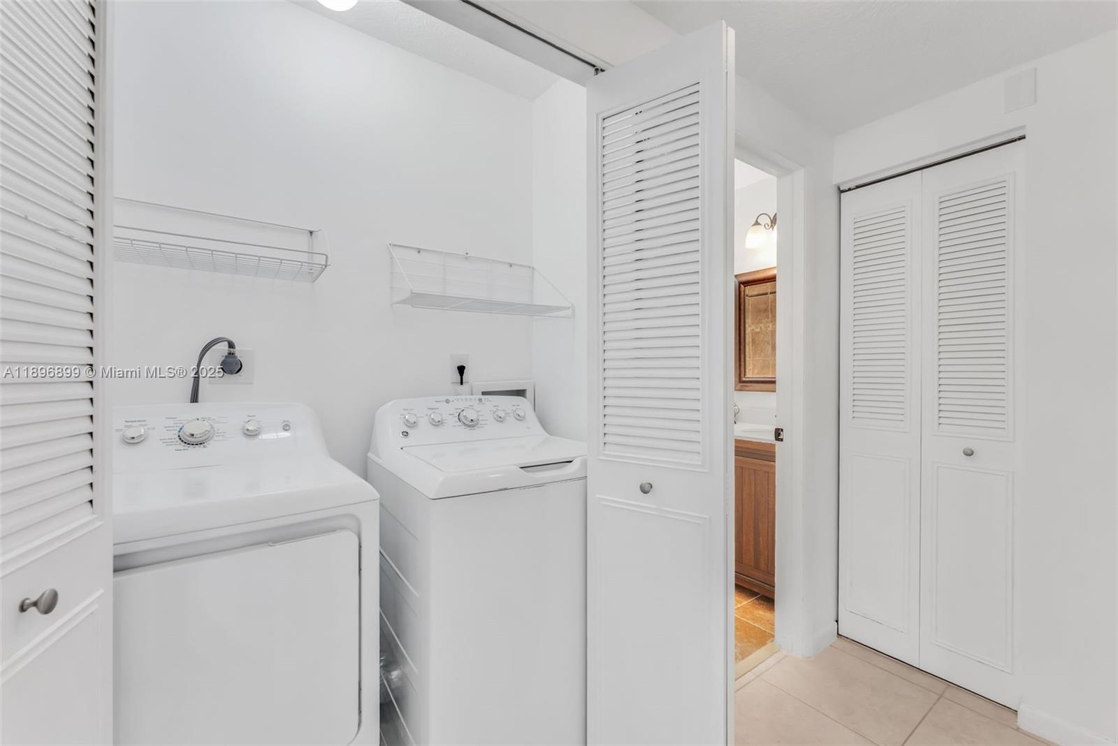 SUNSET KENDALL VILLAS - Residential Lease