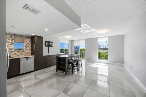 16590 NE 26th Ave Unit 502, North Miami Beach, FL 33160 - MLS#: A11670740