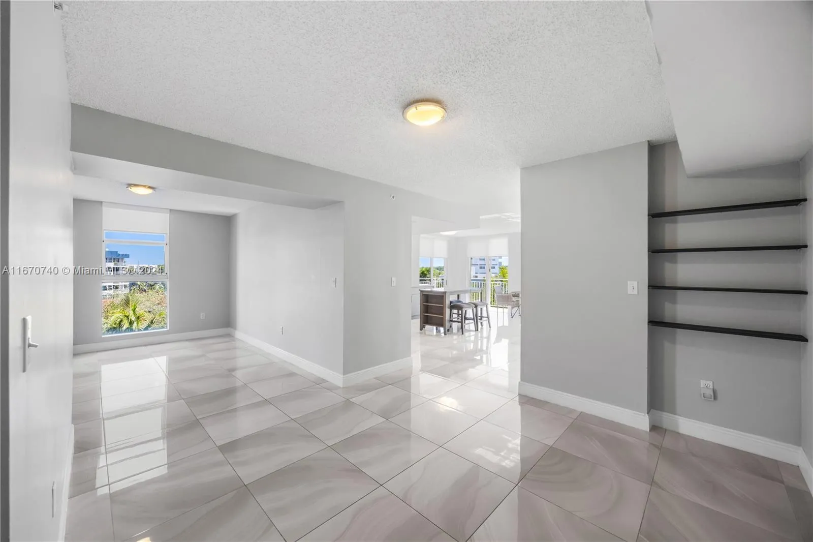 North Miami Beach, Florida 33160, United States, 2 Bedrooms Bedrooms, ,2 BathroomsBathrooms,Residential,Active,40804