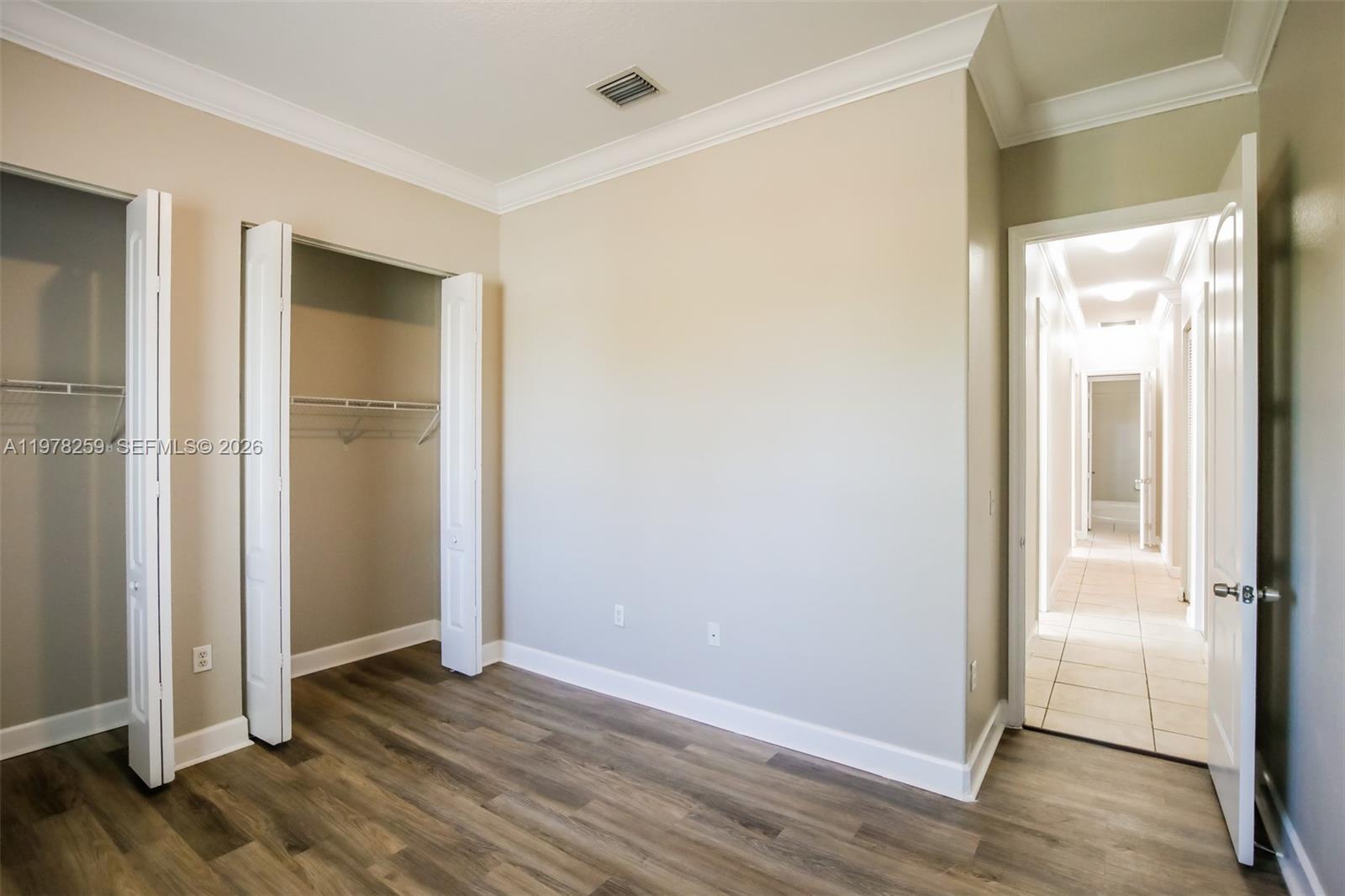 VALENCIA ACRES - Residential Lease