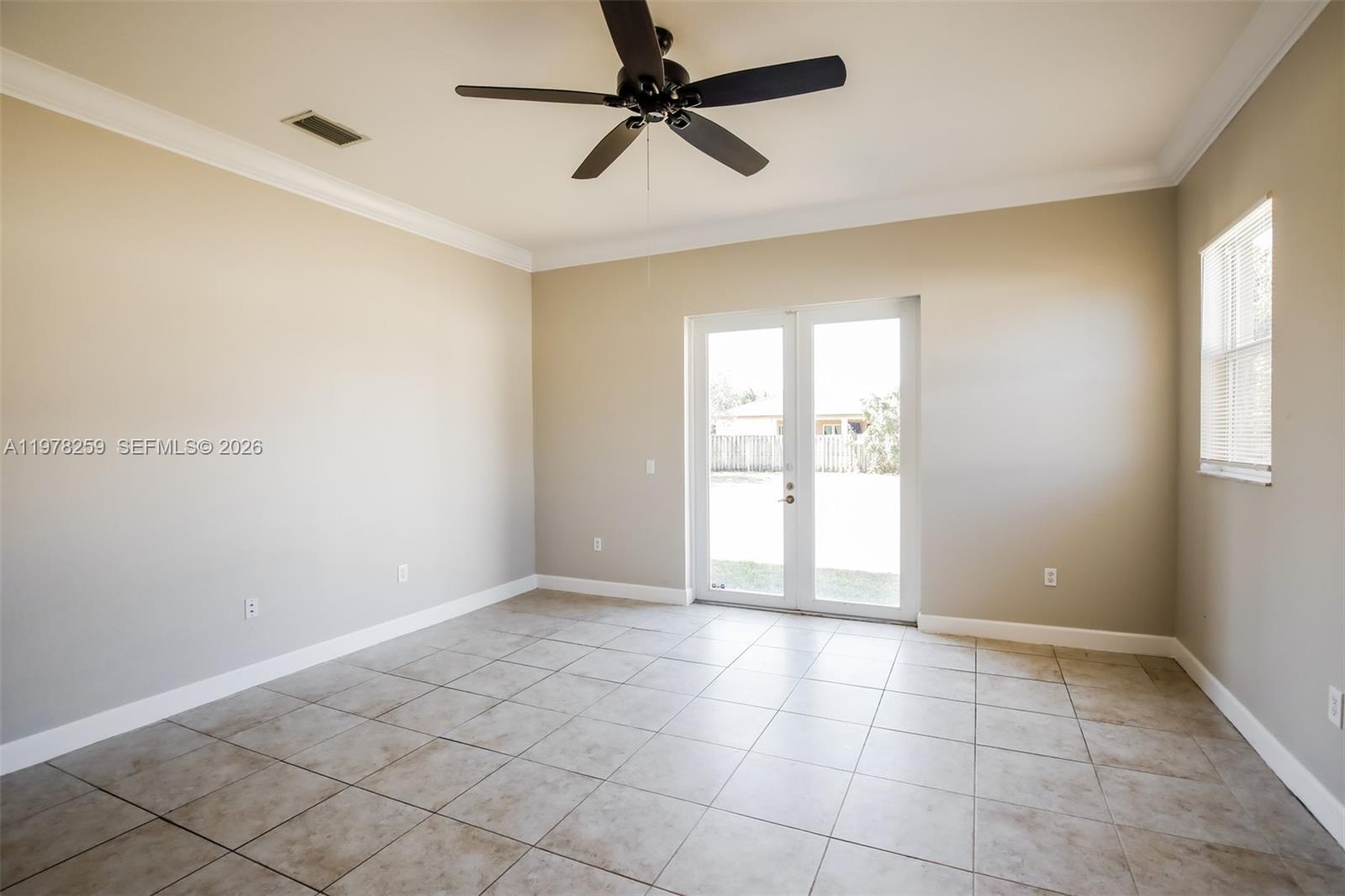 VALENCIA ACRES - Residential Lease