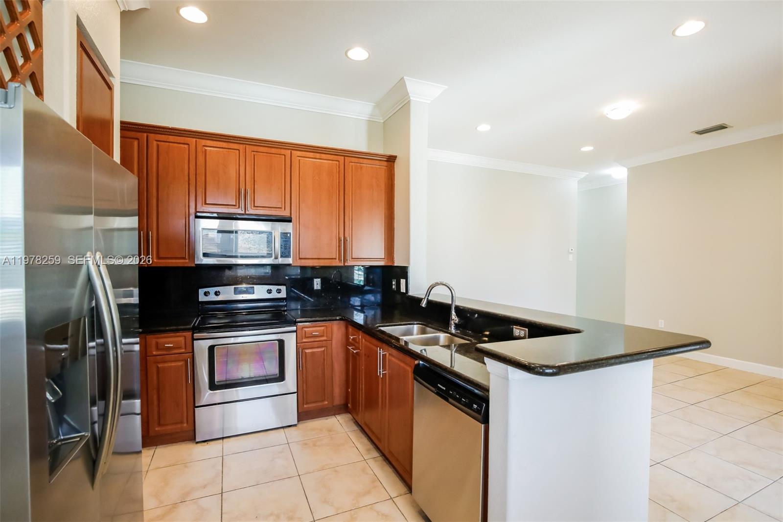 VALENCIA ACRES - Residential Lease