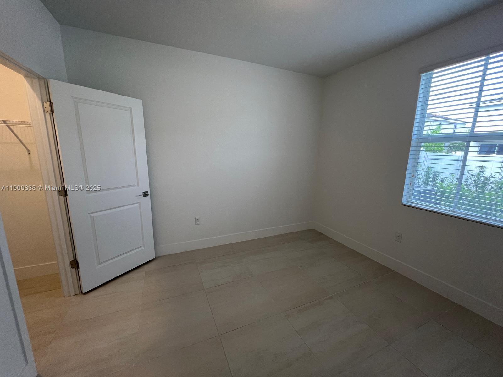 MERRICK SQUARE - Residential Lease