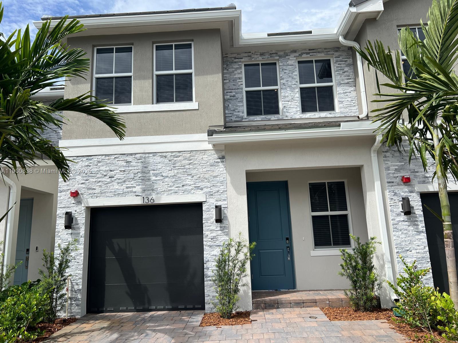 MERRICK SQUARE - Residential Lease