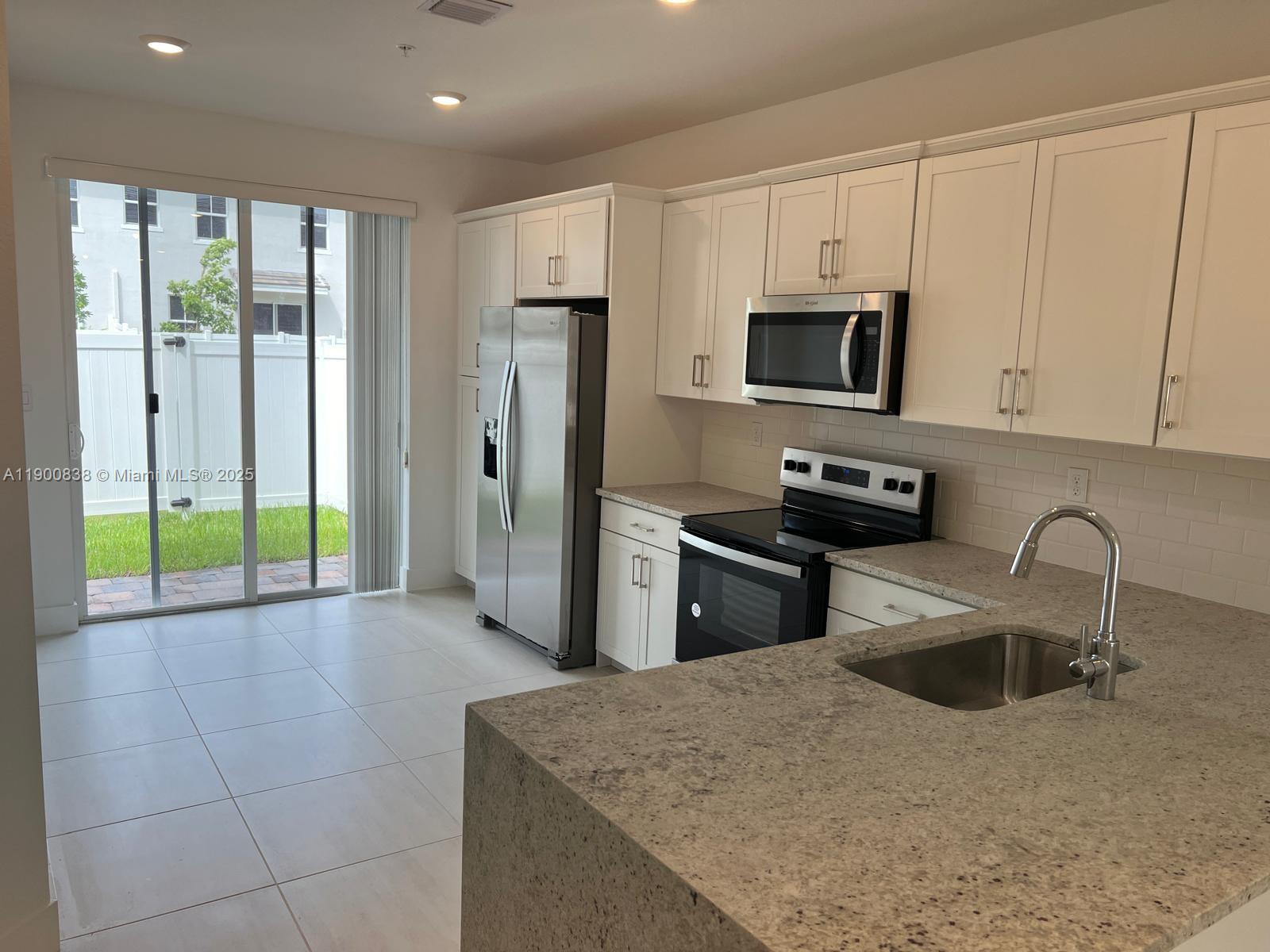 MERRICK SQUARE - Residential Lease