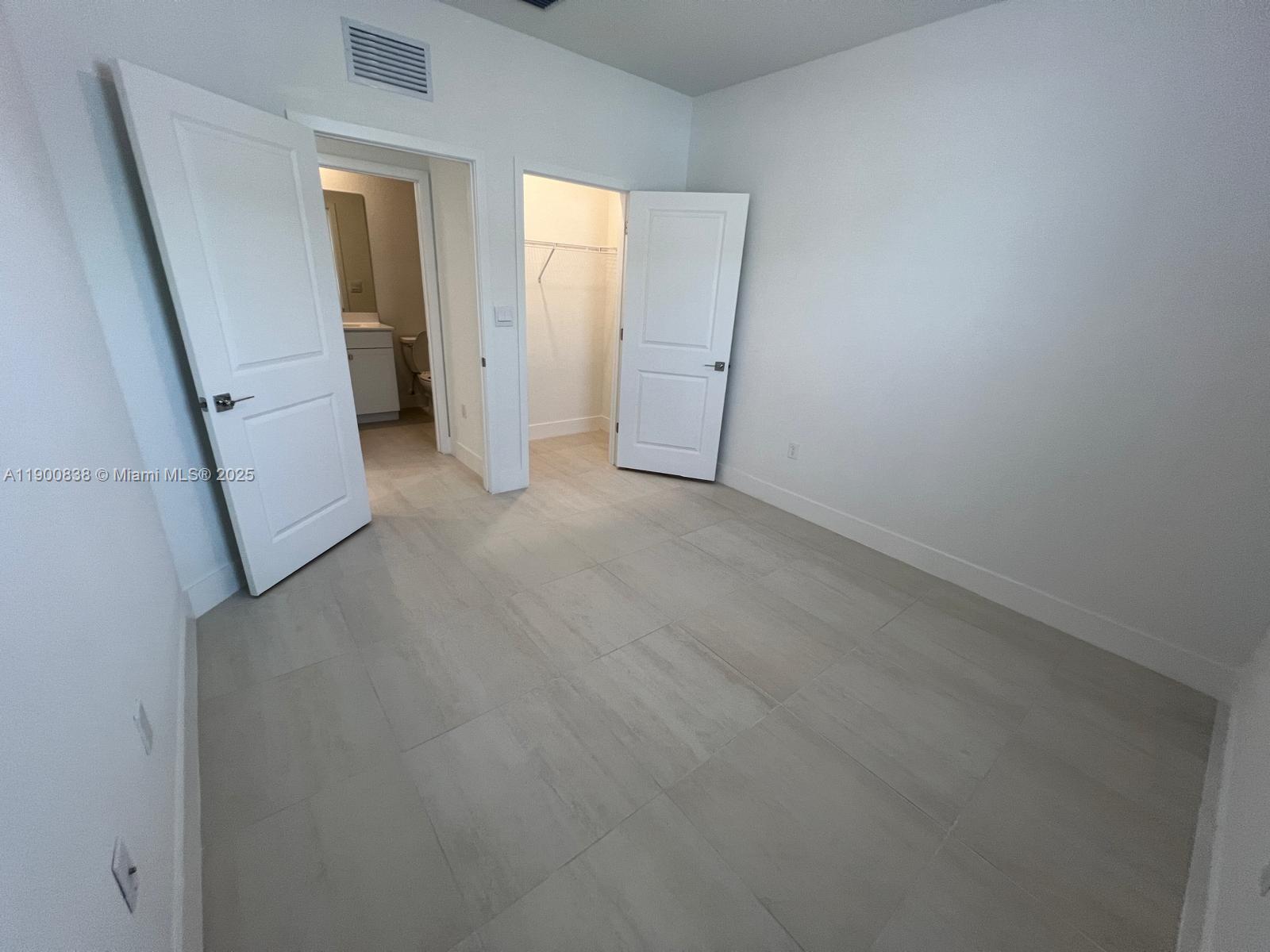 MERRICK SQUARE - Residential Lease