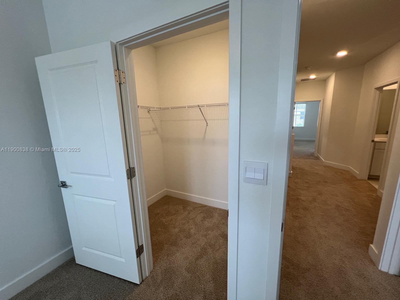 MERRICK SQUARE - Residential Lease