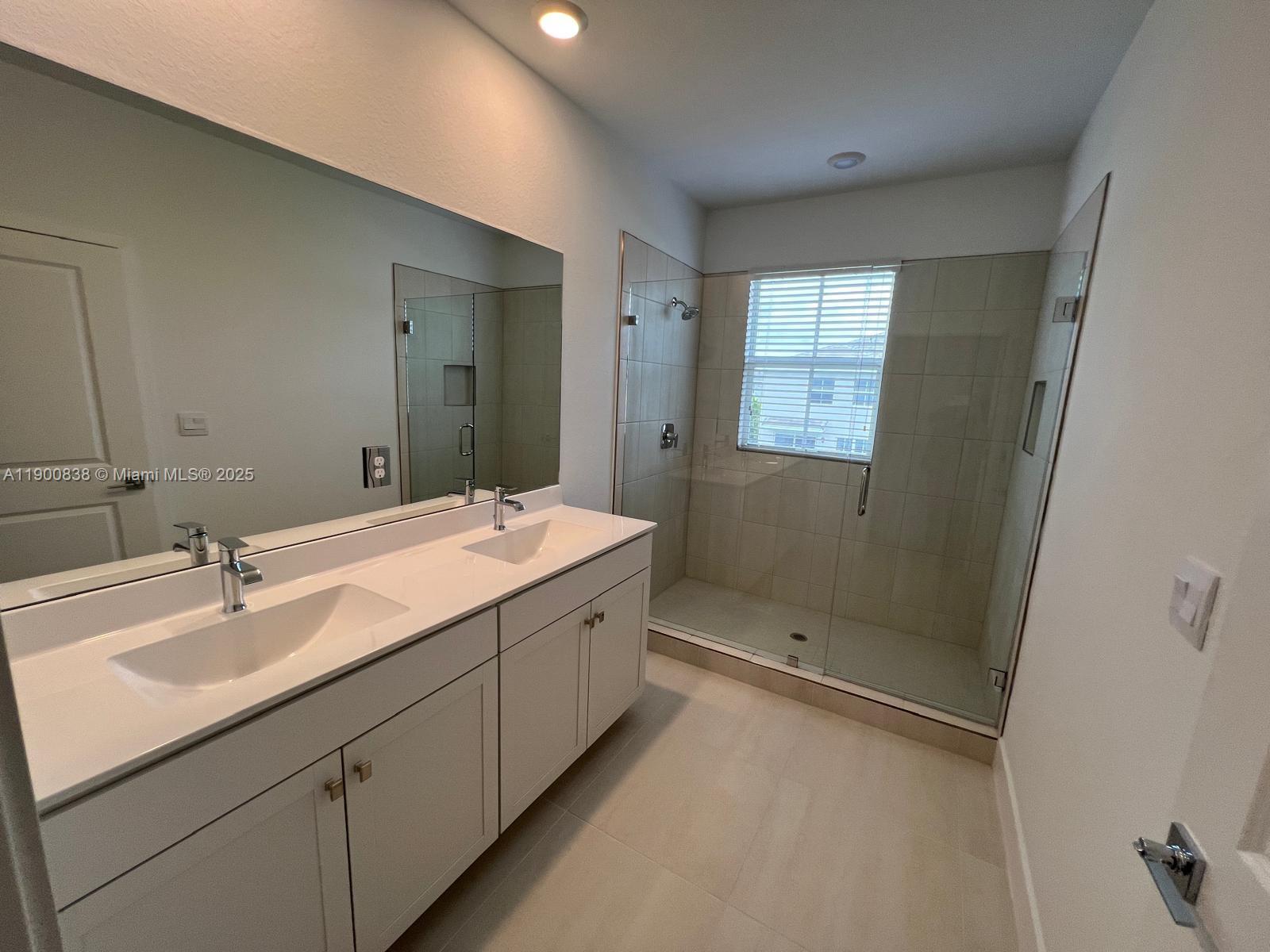 MERRICK SQUARE - Residential Lease