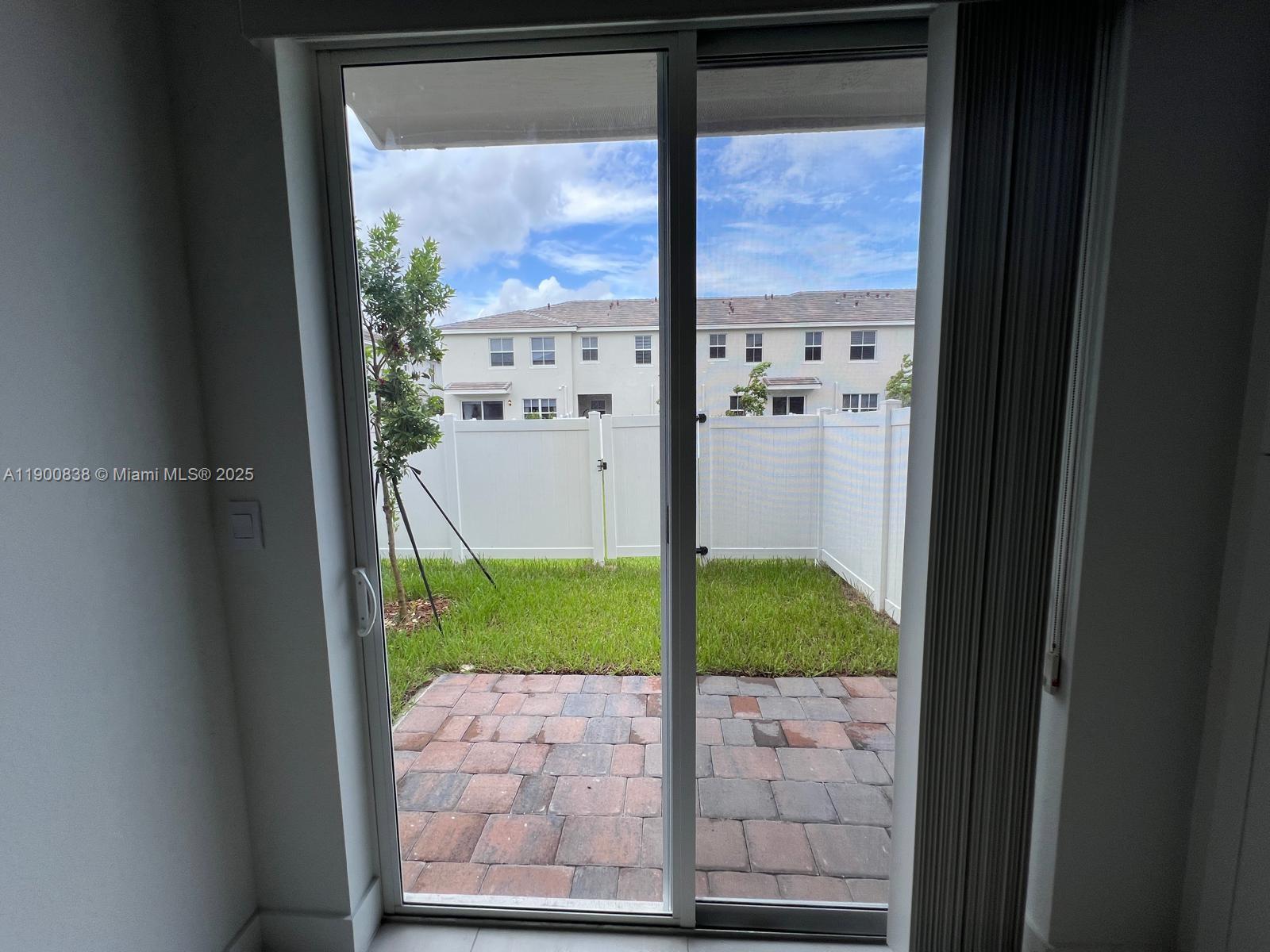 MERRICK SQUARE - Residential Lease