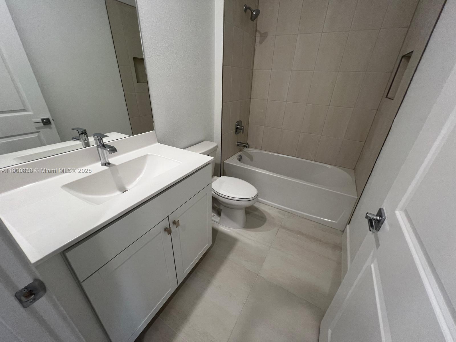 MERRICK SQUARE - Residential Lease