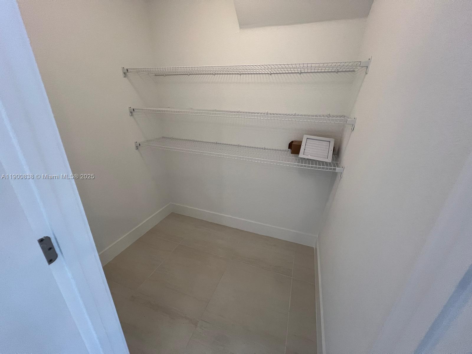 MERRICK SQUARE - Residential Lease