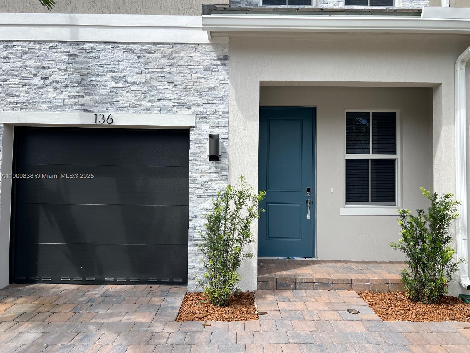 MERRICK SQUARE - Residential Lease