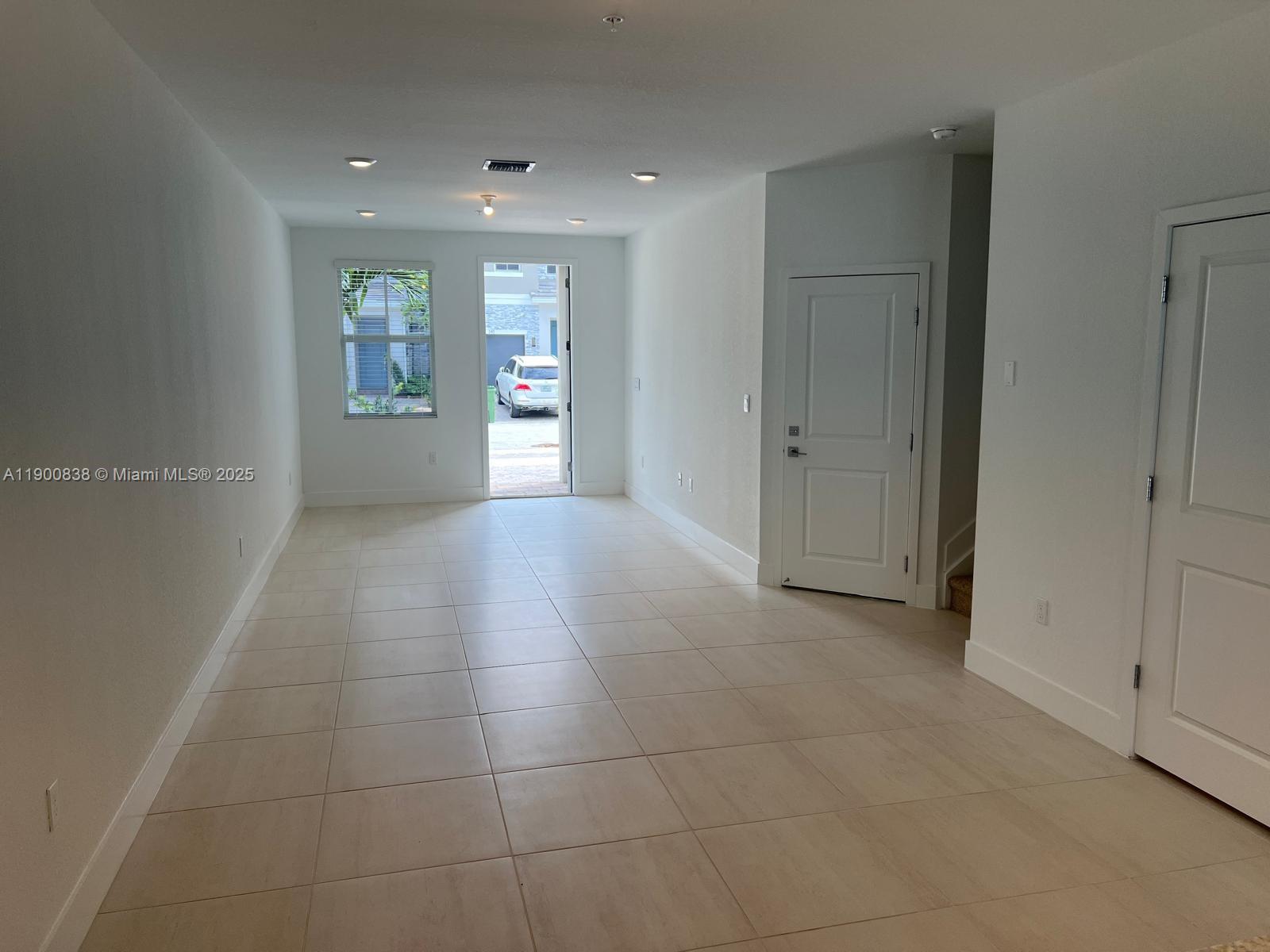 MERRICK SQUARE - Residential Lease