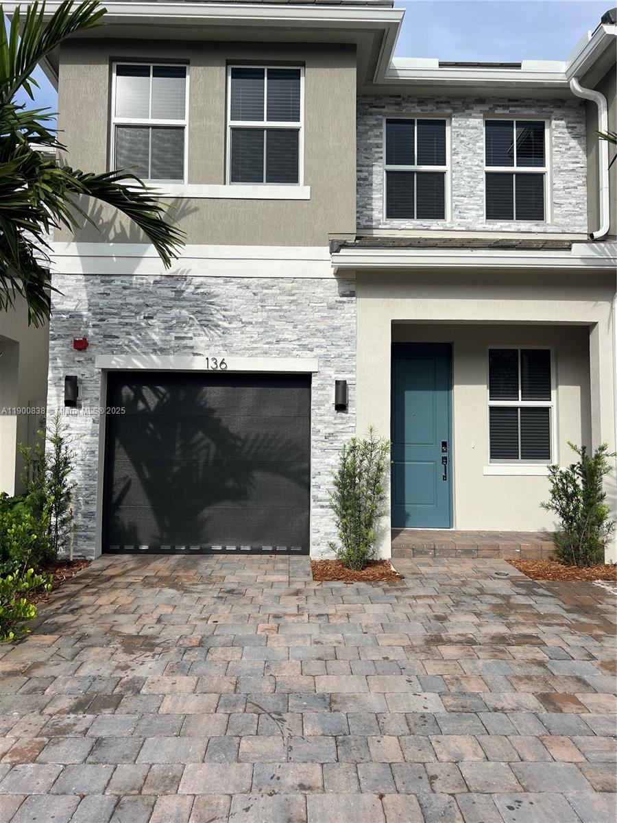 MERRICK SQUARE - Residential Lease